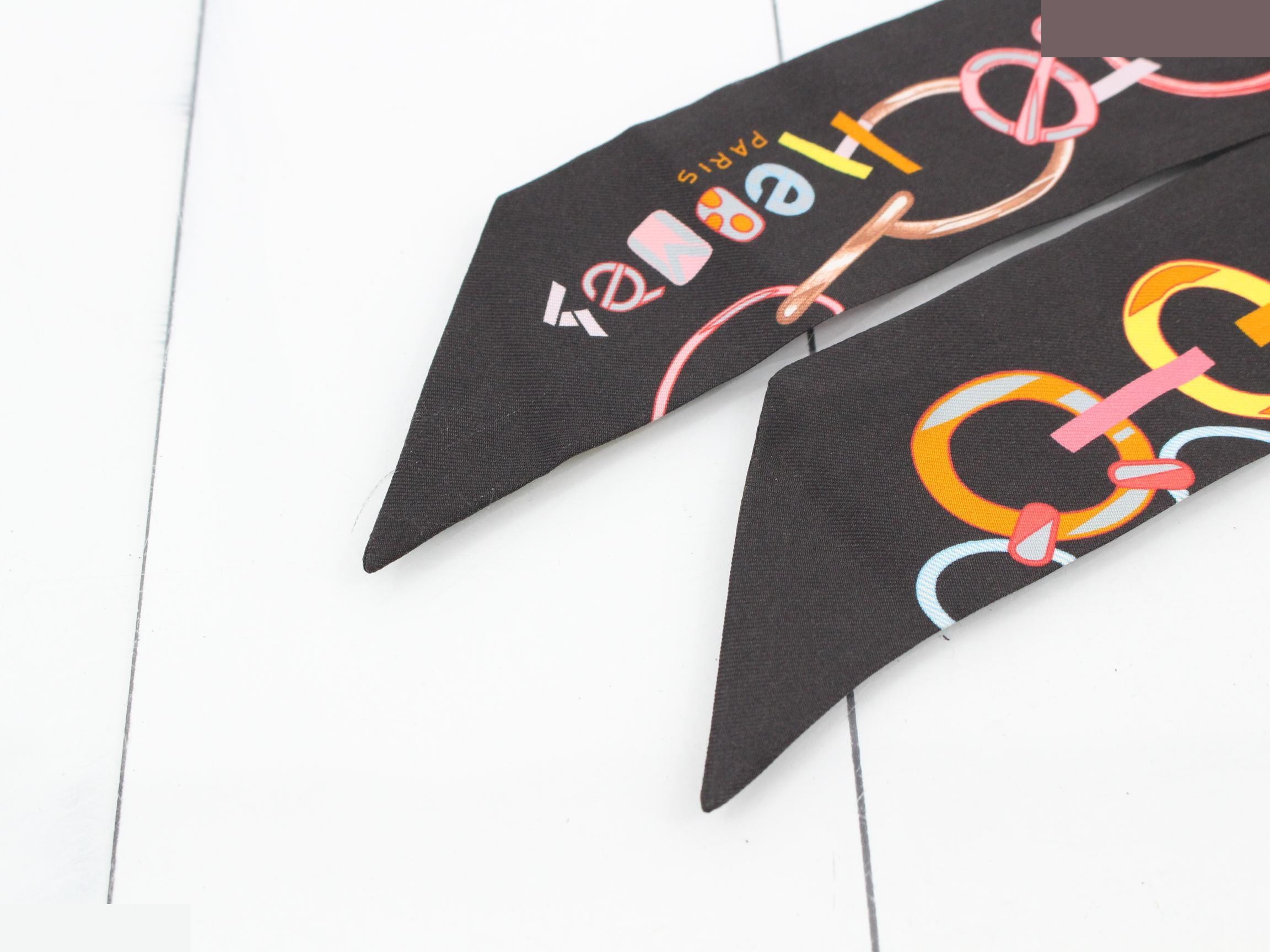 scarf — view 3