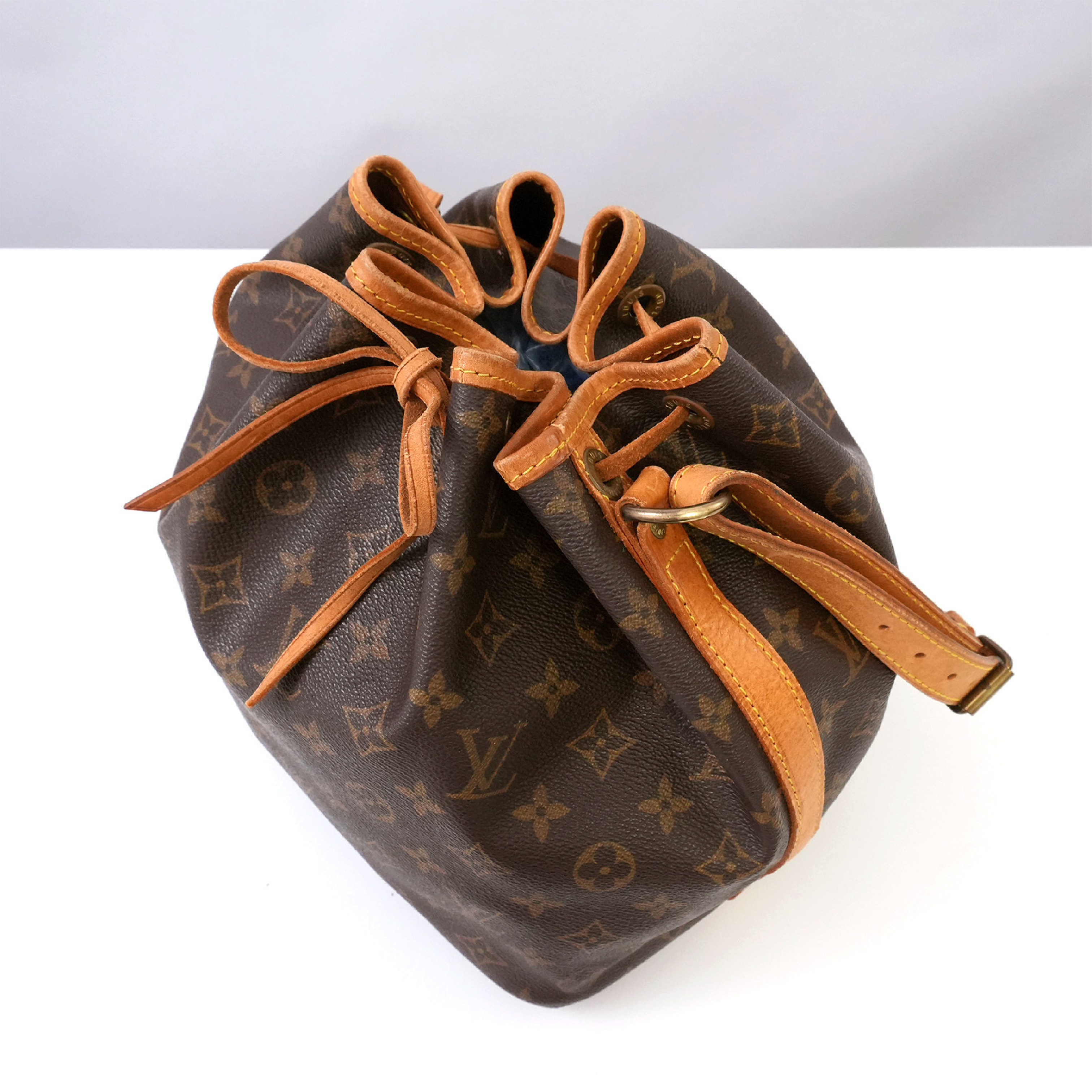 Monogram Petit Noé M42226 Shoulder Bag — view 3