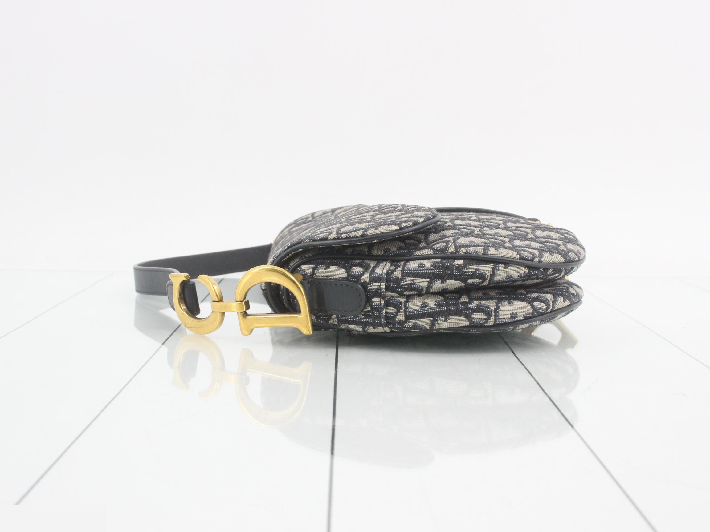 Saddle Oblique / Trotter One-Shoulder Bag — view 4