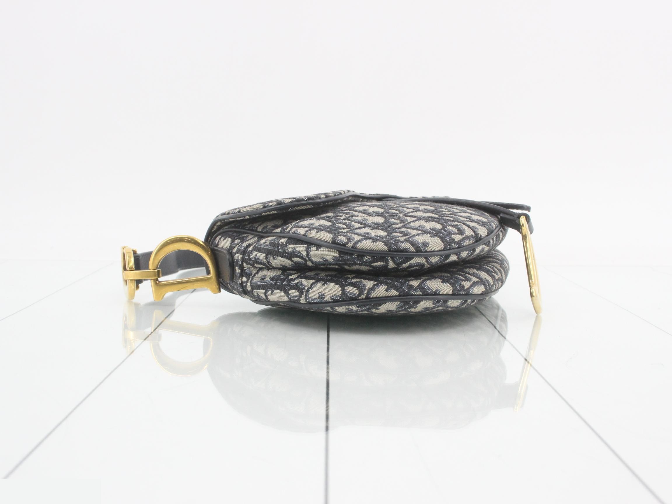 Saddle Oblique / Trotter One-Shoulder Bag — view 5