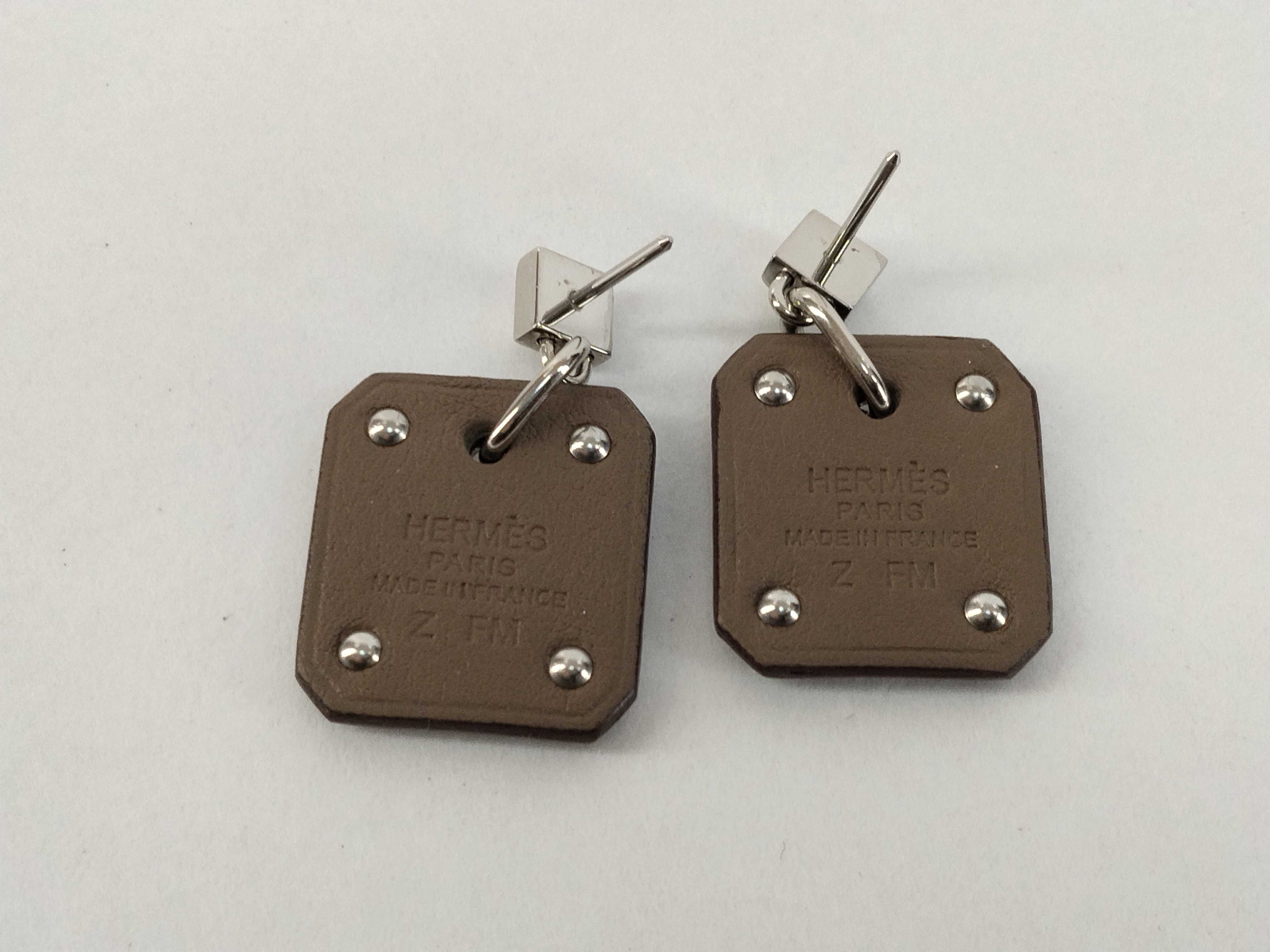As de Coeur PM Z stamp heart motif earrings — view 2
