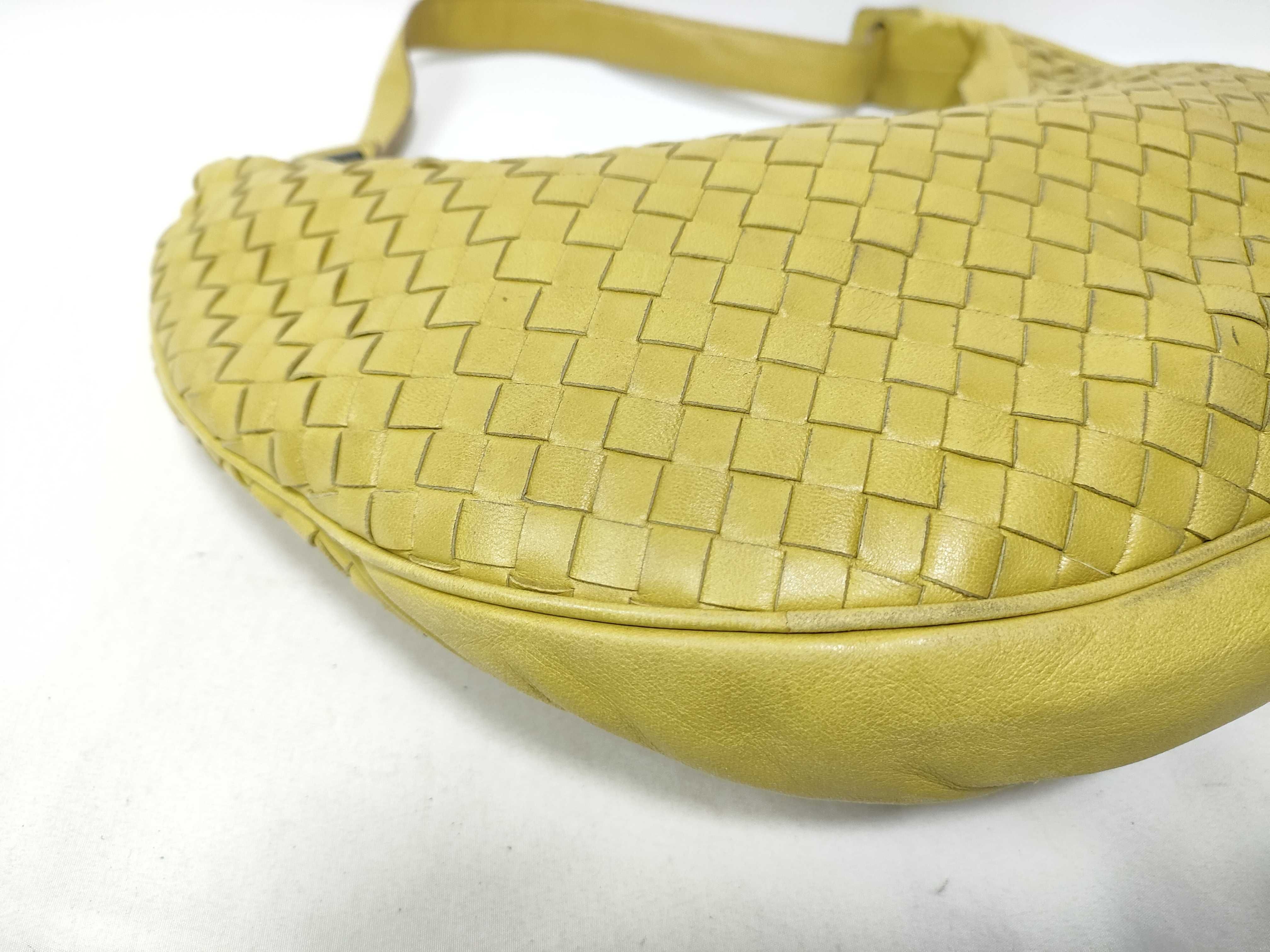 Hobo Moon Intrecciato Leather Shoulder Bag One Shoulder Bag with Mirror — view 5