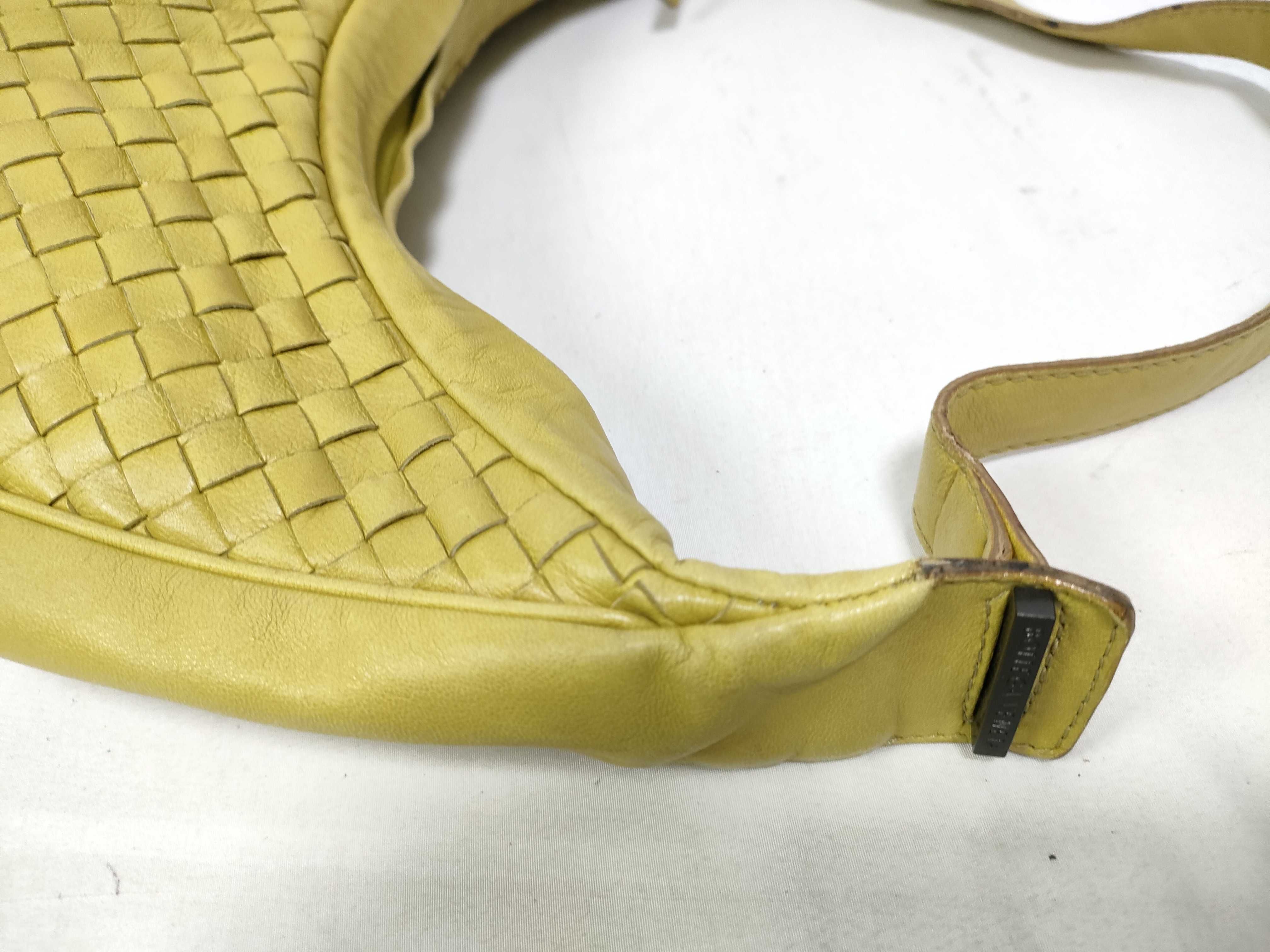 Hobo Moon Intrecciato Leather Shoulder Bag One Shoulder Bag with Mirror — view 6