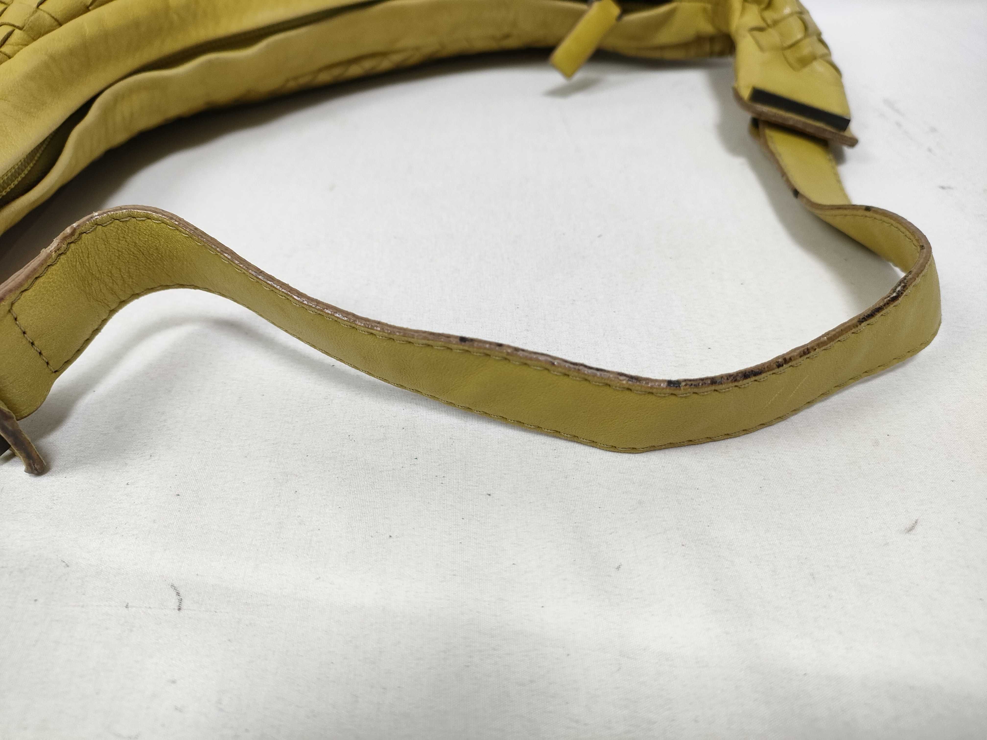 Hobo Moon Intrecciato Leather Shoulder Bag One Shoulder Bag with Mirror — view 7