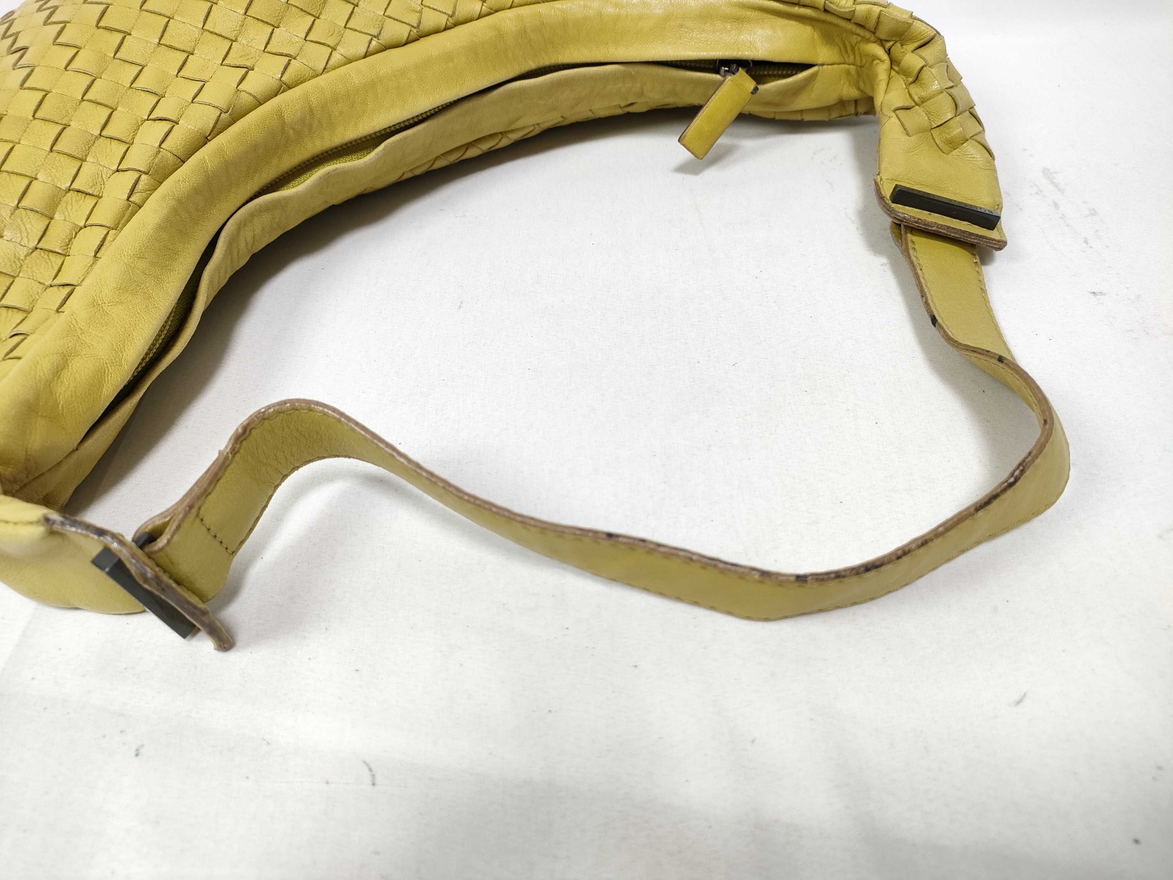 Hobo Moon Intrecciato Leather Shoulder Bag One Shoulder Bag with Mirror — view 8