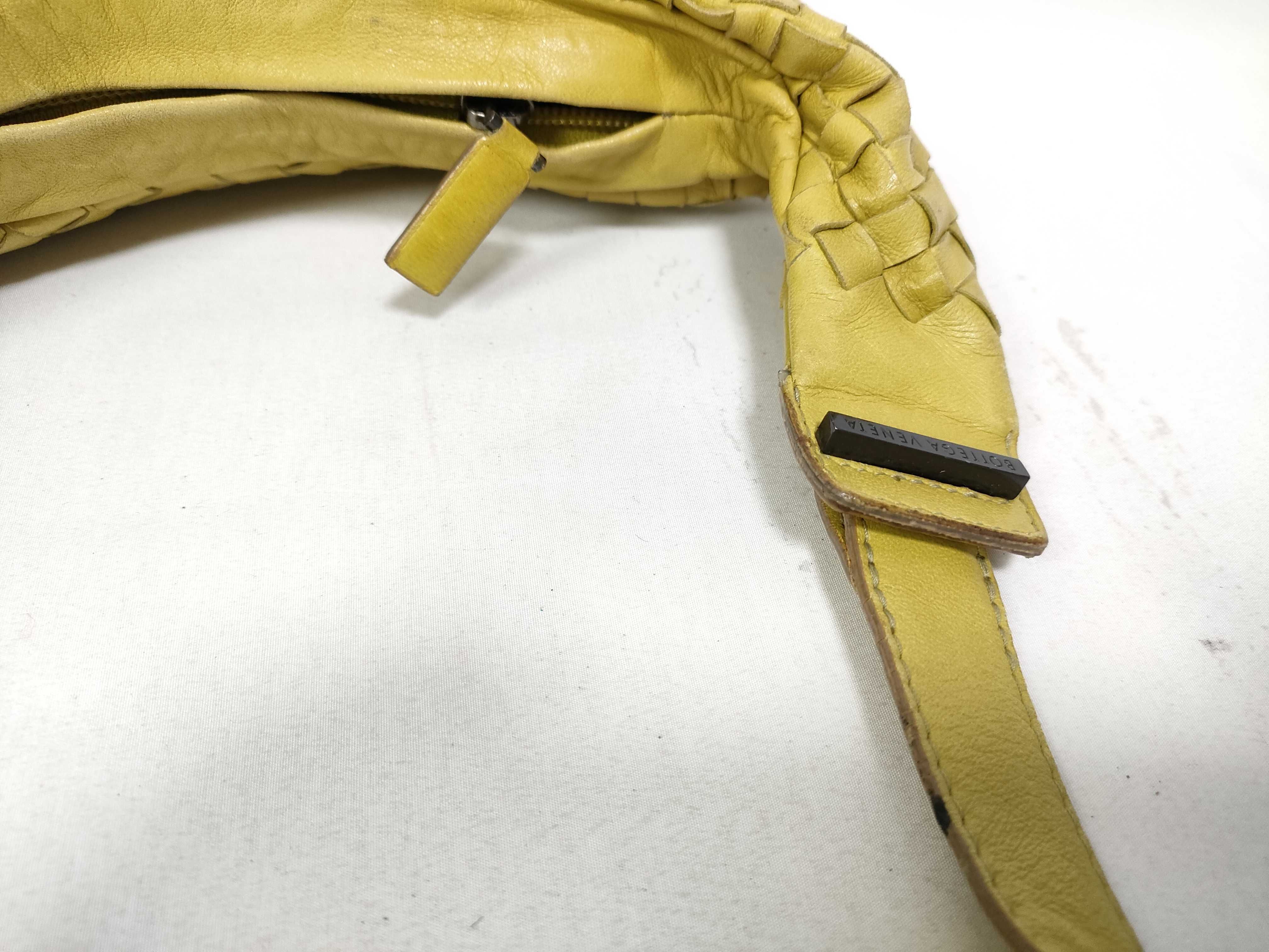Hobo Moon Intrecciato Leather Shoulder Bag One Shoulder Bag with Mirror — view 9