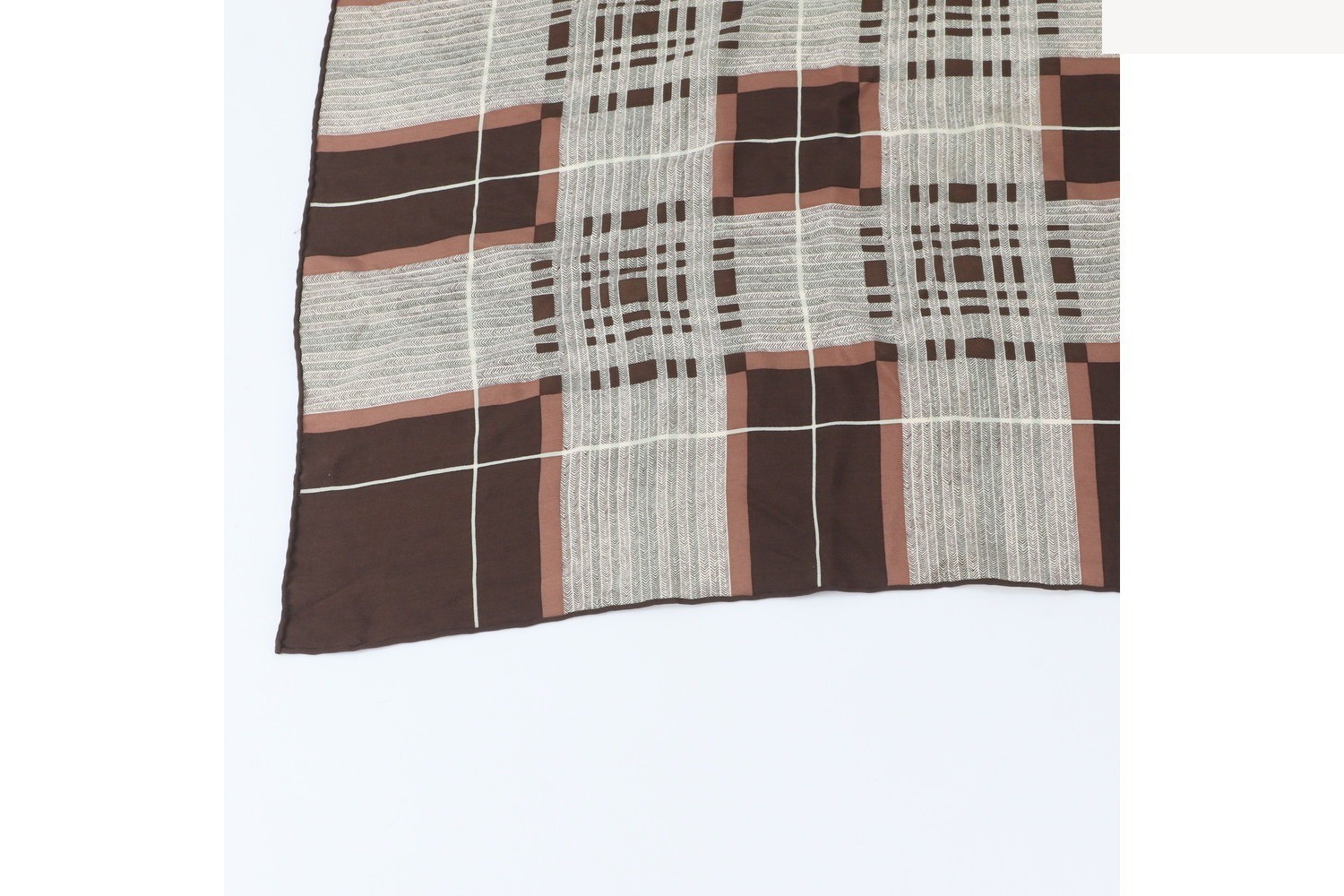 Y-line (accessories) / Scarf — view 4