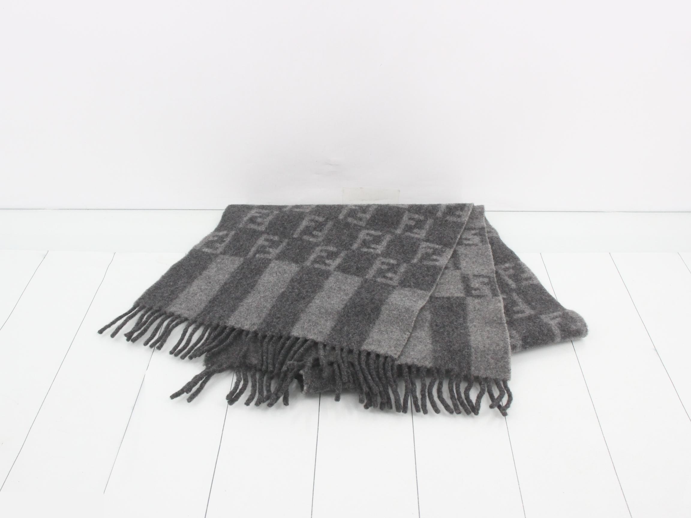 Other lines: Small items, accessories, and scarves — view 2
