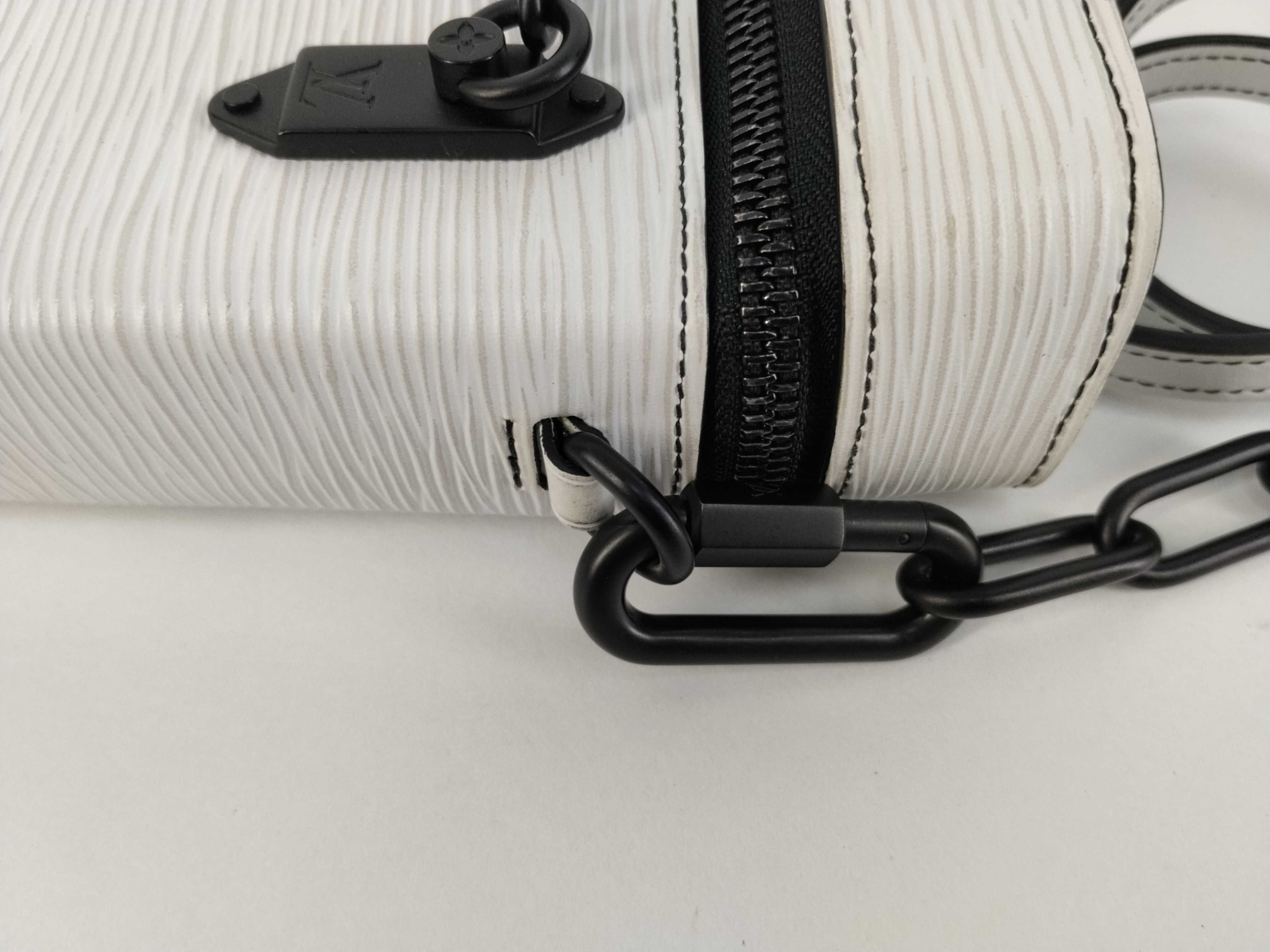 Epi Louis Vuitton Box Shoulder Bag — view 5