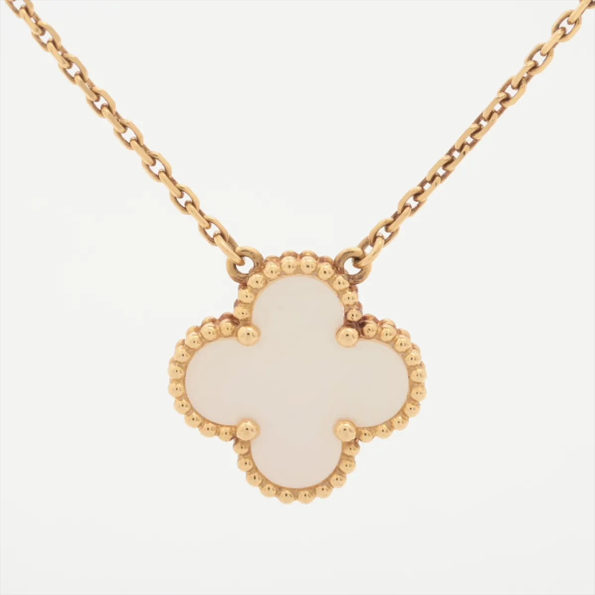 Vintage Alhambra Shell Necklace, 750 (Yellow Gold), 5.1g, JB081200. Features: exposed clasp, — view 2