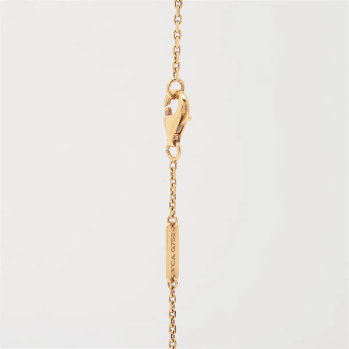 Vintage Alhambra Shell Necklace, 750 (Yellow Gold), 5.1g, JB081200. Features: exposed clasp, — view 3