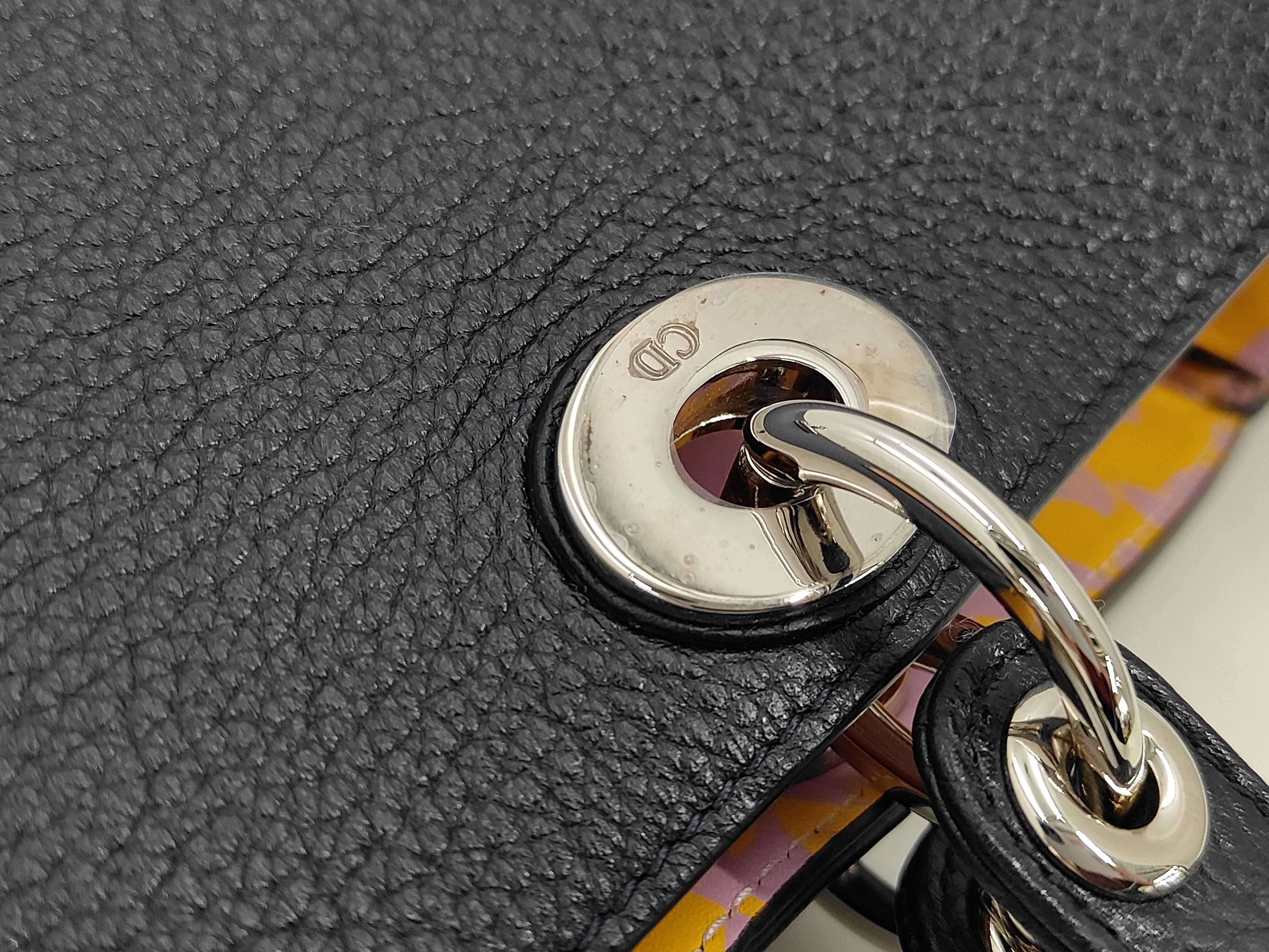 Siorissimo Medium Leather 2-Way Handbag with Pouch — view 7