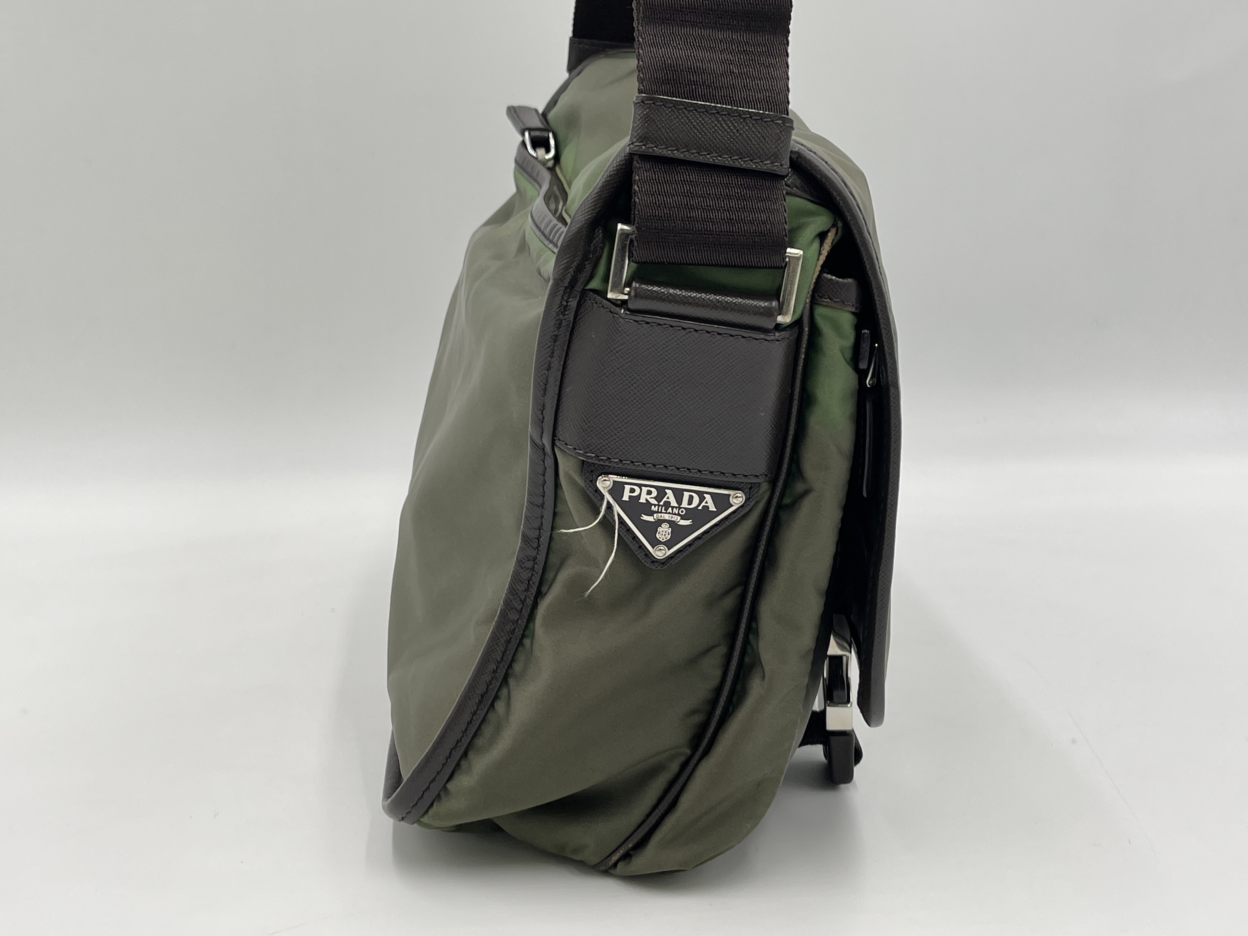 Nylon Messenger Khaki VA0768 NYLON LOGO JACQ Shoulder Bag — view 4