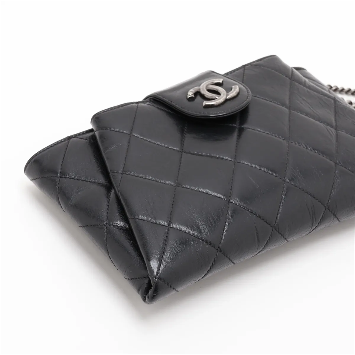 Matelassé Leather Chain Shoulder Bag, Black with Gunmetal Hardware, Item Number 19744177 (Serial Number in the 19th range) — view 4