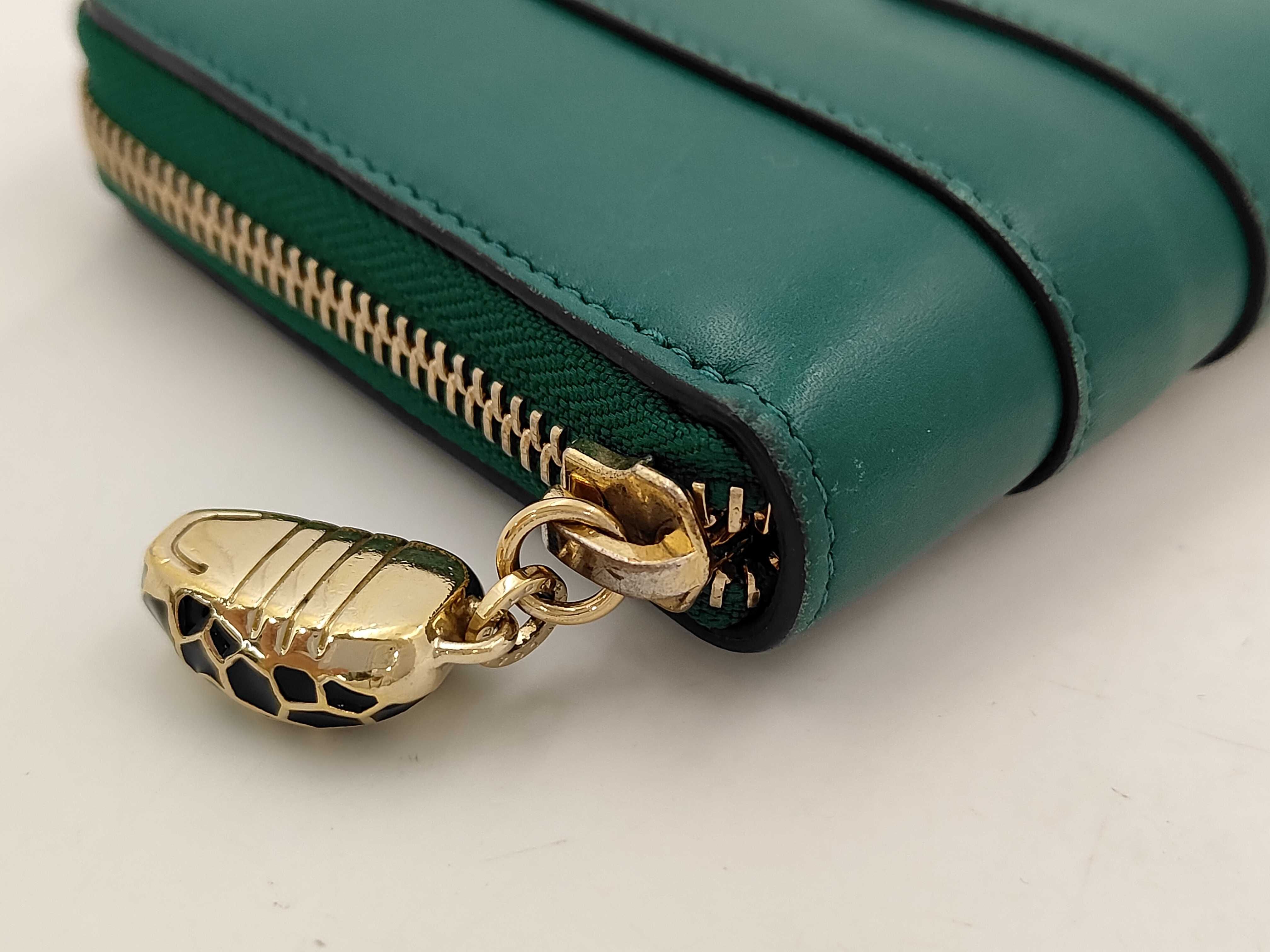 wallet — view 3