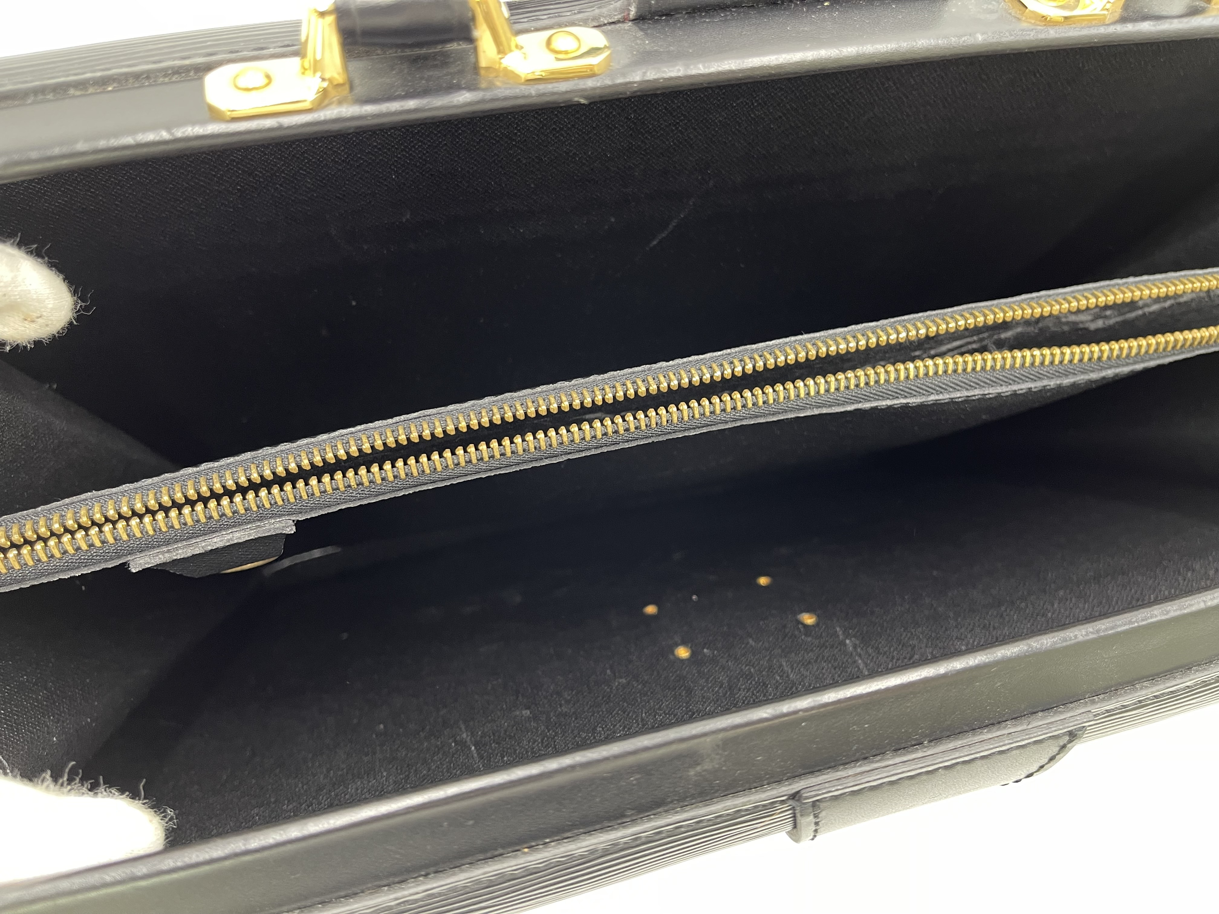 Epi Serviette Fermoir M54352 Business Bag — view 10