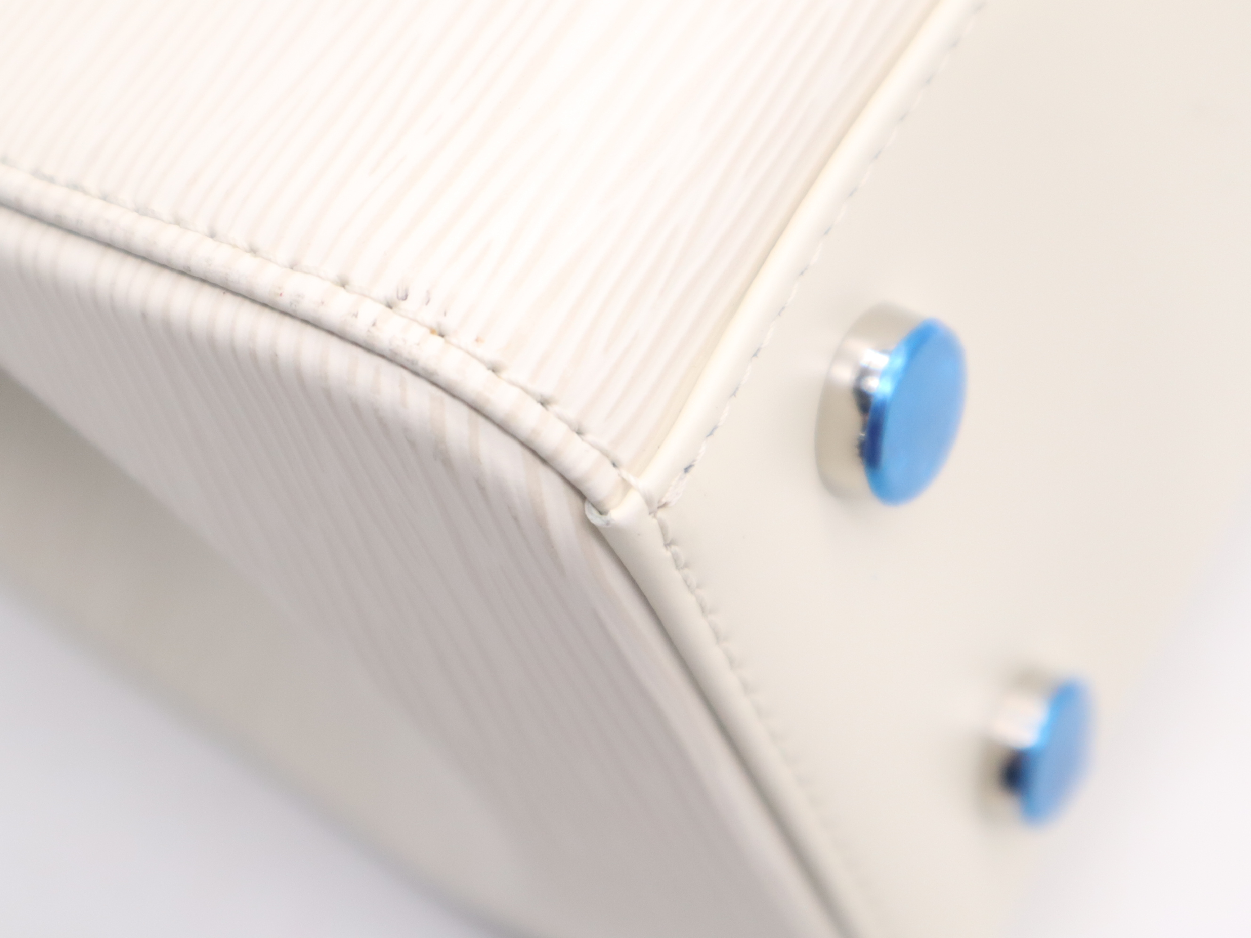 M40330 Epi Blair MM Handbag — view 11