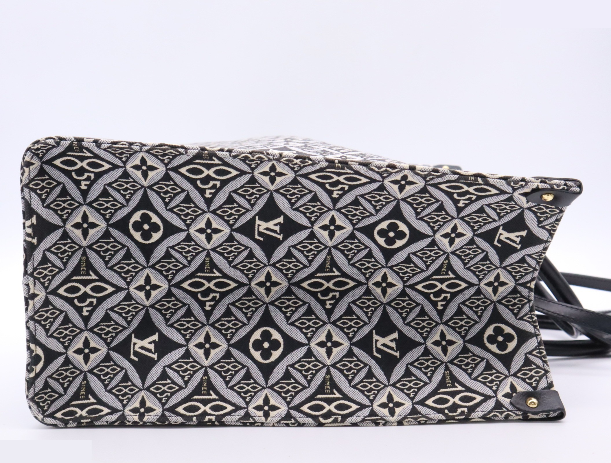 Monogram Jacquard OnTheGo GM SINCE 1854 — view 5