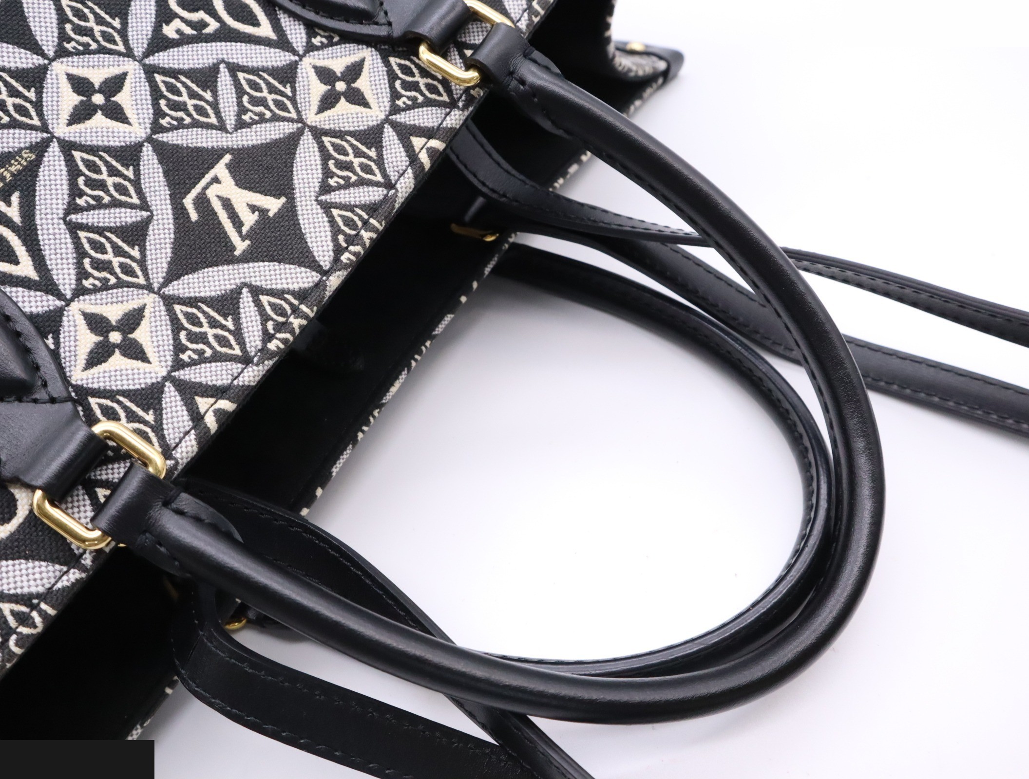 Monogram Jacquard OnTheGo GM SINCE 1854 — view 7