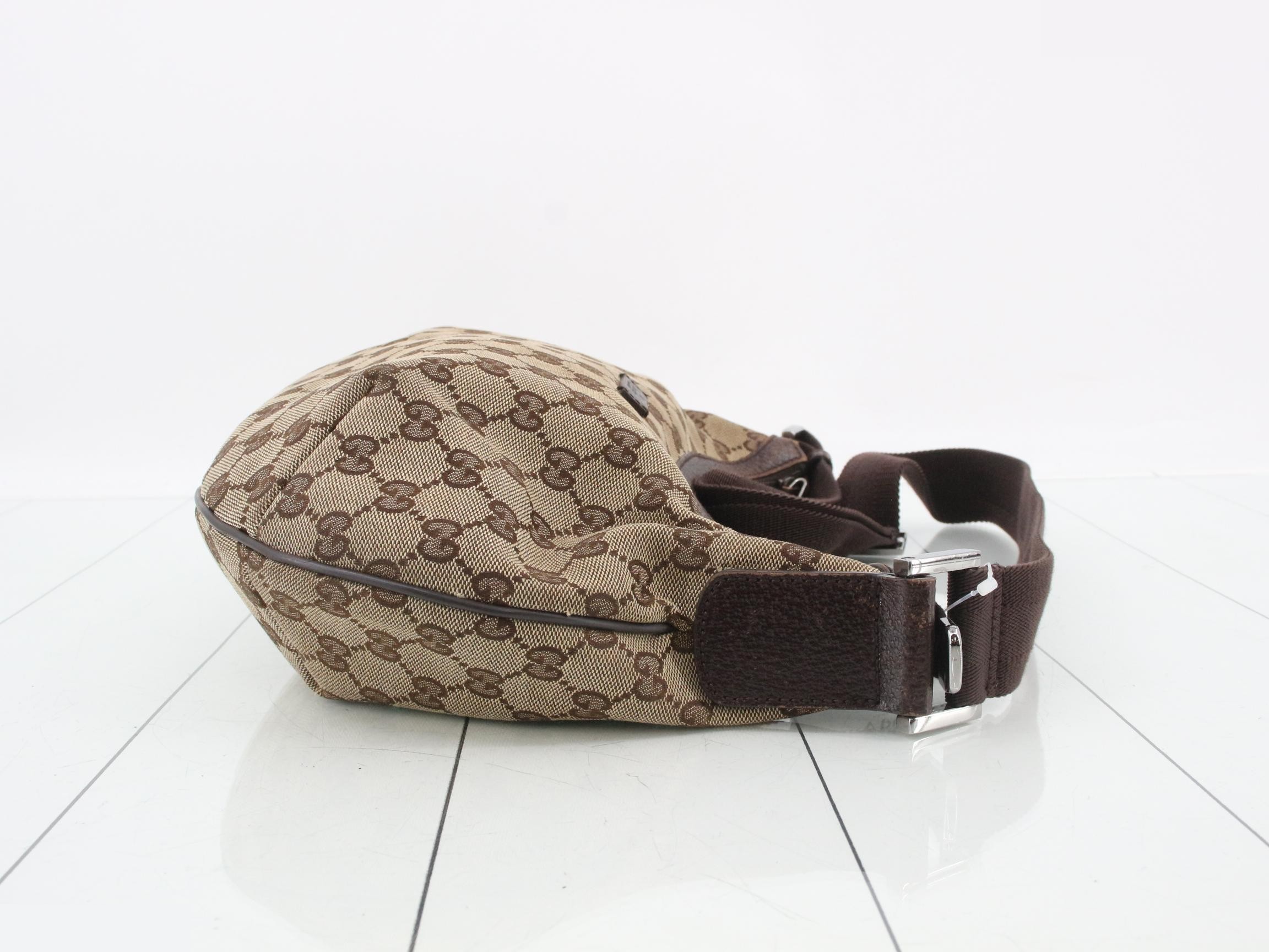 GG Canvas Croissant Hobo, Brown, 28 x 17 x 10 cm — view 3