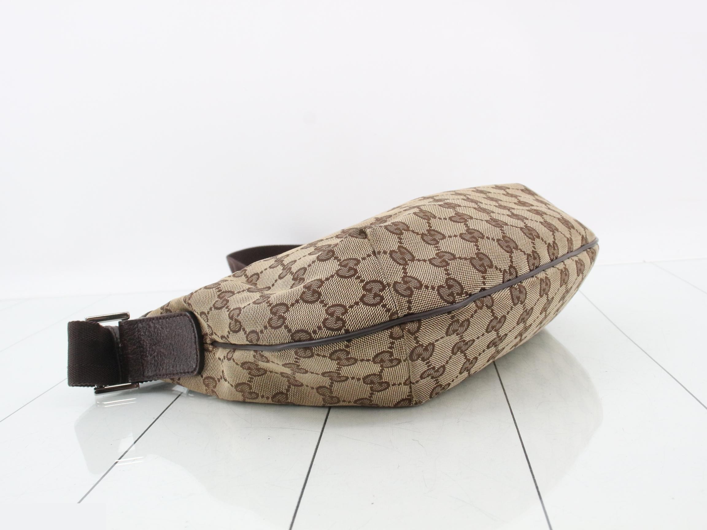 GG Canvas Croissant Hobo, Brown, 28 x 17 x 10 cm — view 5