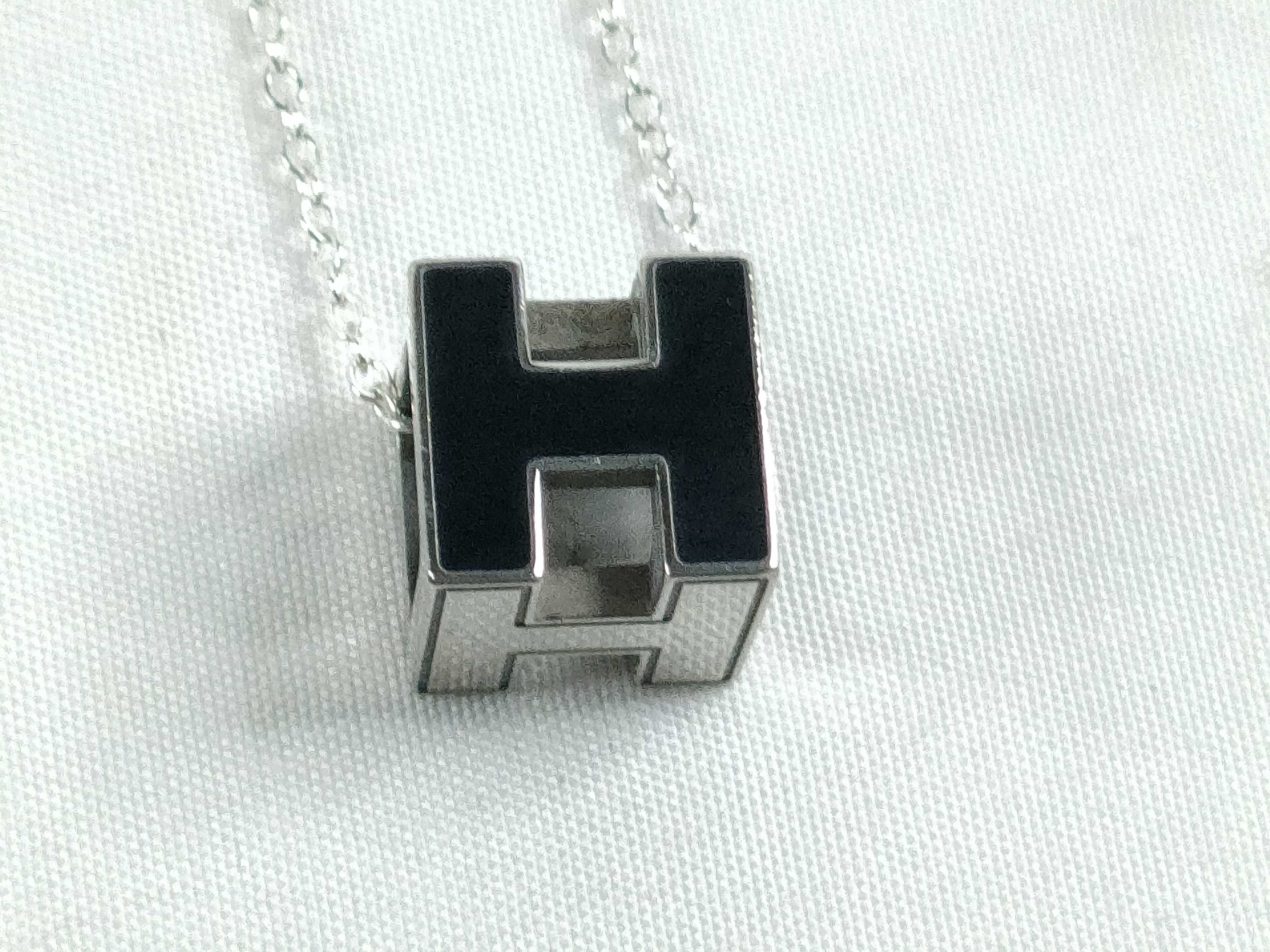 Cage de Ash H Cube Black Silver External Chain Necklace