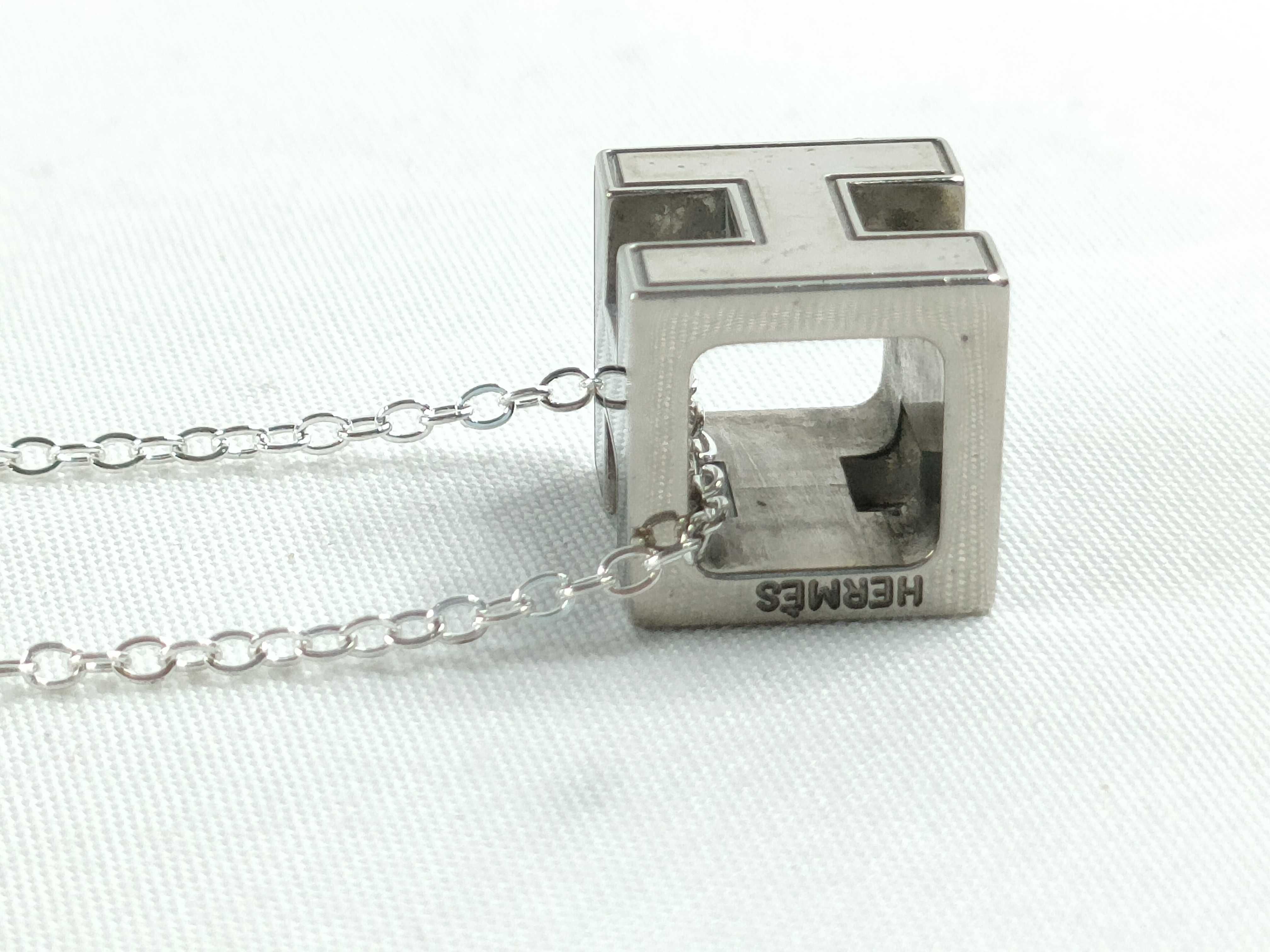Cage de Ash H Cube Black Silver External Chain Necklace — view 4