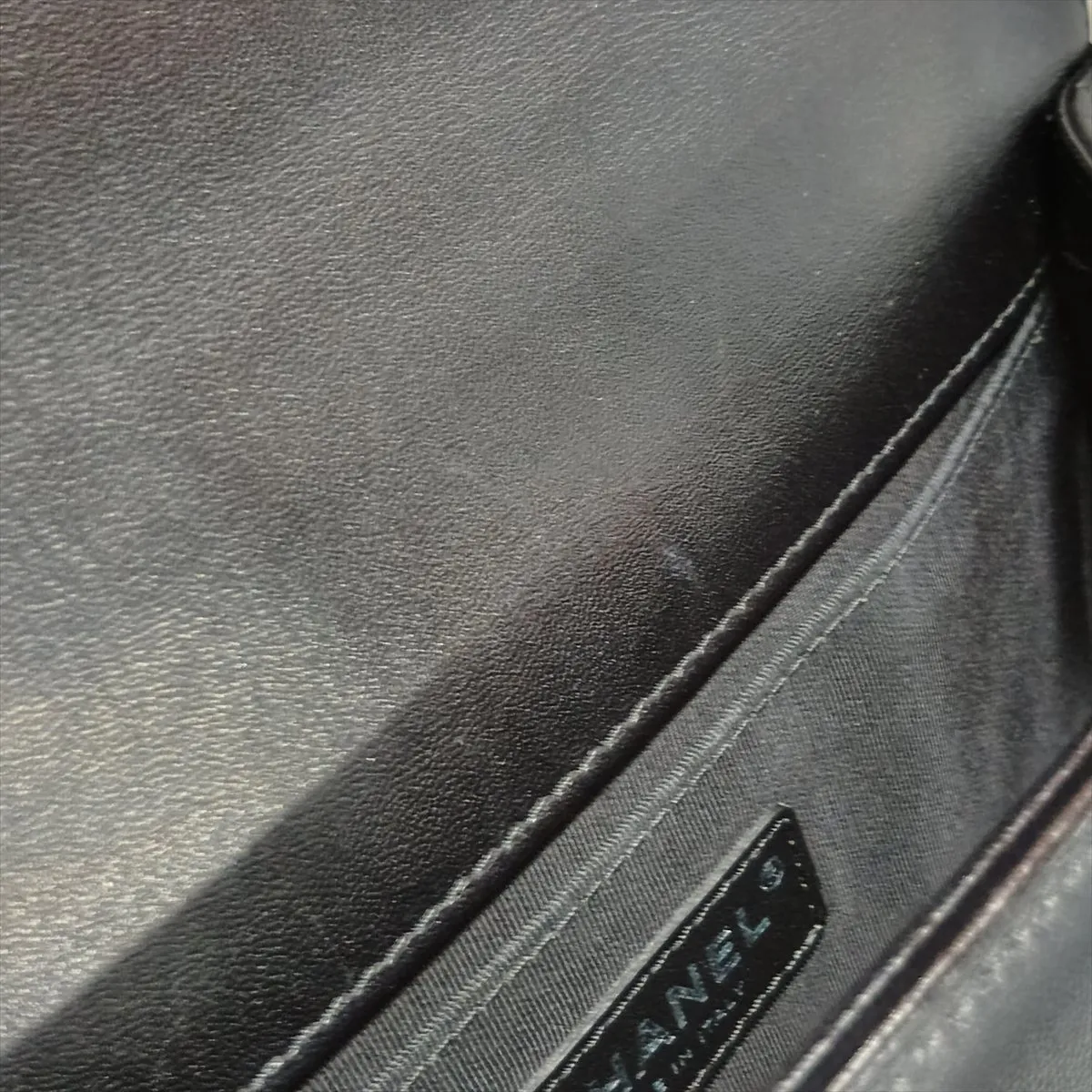 Boy Chanel 25 Lambskin Chain Shoulder Bag, Black with Gunmetal Hardware, 24831940, Serial Number 24, A67086 — view 13