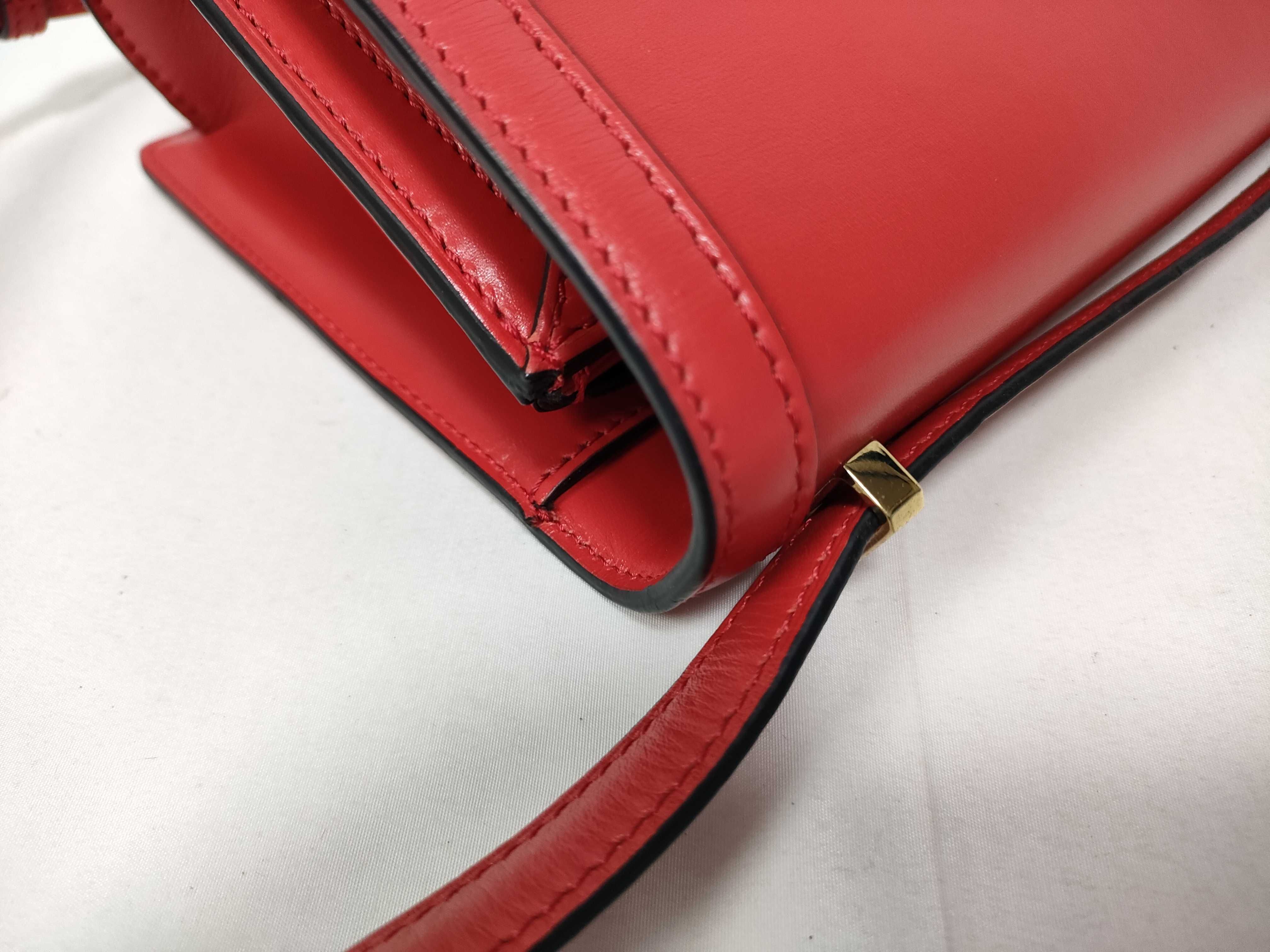 Barcelona Leather Shoulder Bag, Red — view 11