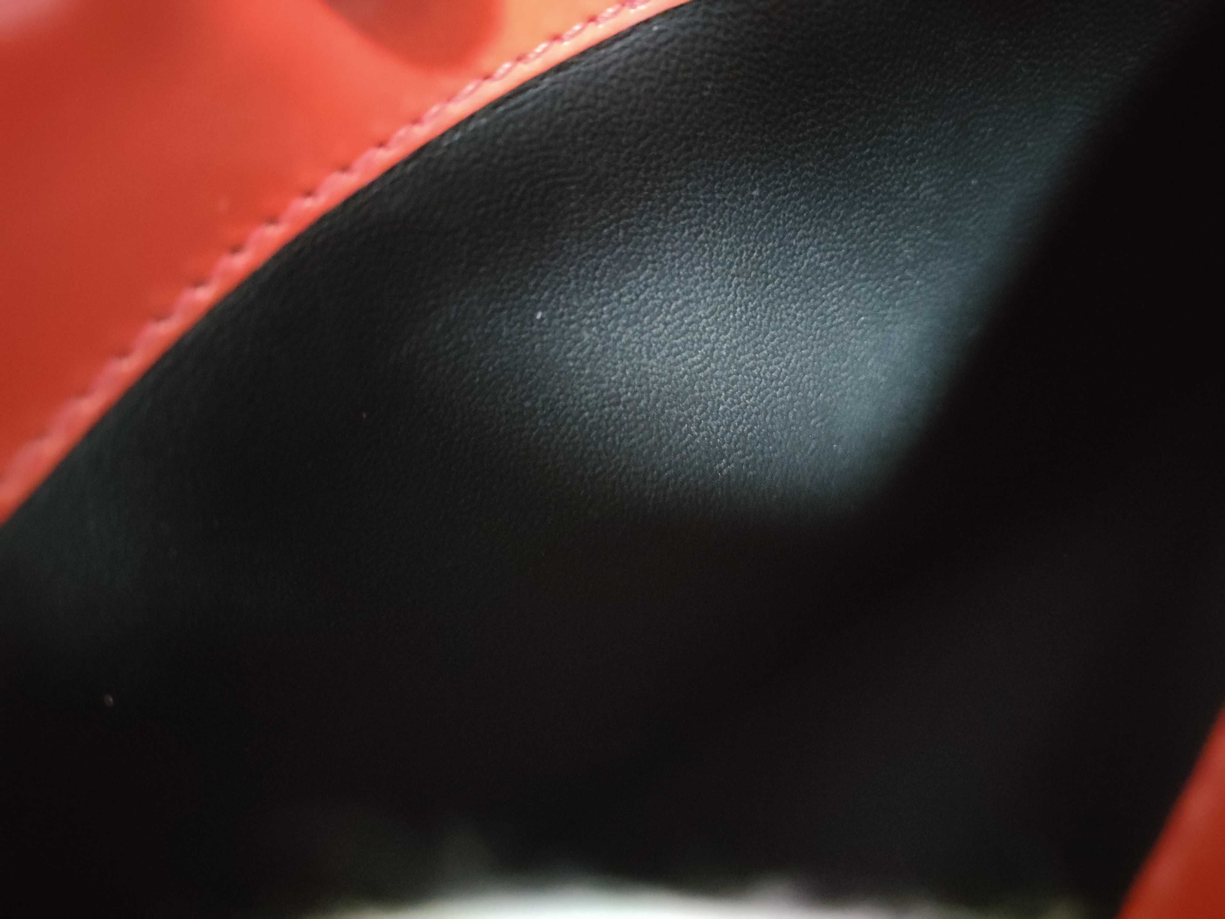 Barcelona Leather Shoulder Bag, Red — view 15