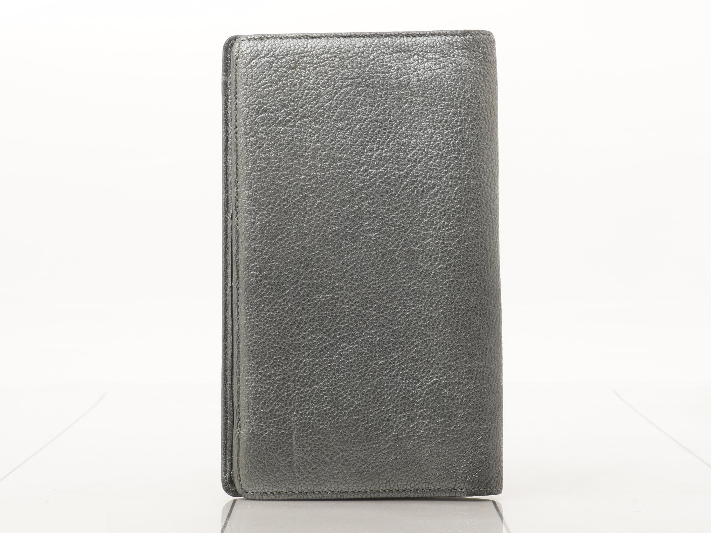 Caviar leather (bag) and wallet, Coco Mark, silver. — view 2