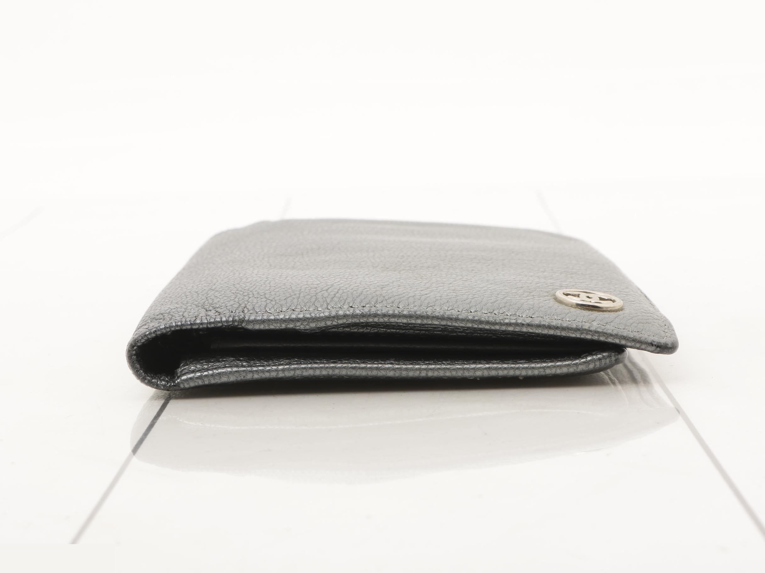 Caviar leather (bag) and wallet, Coco Mark, silver. — view 3