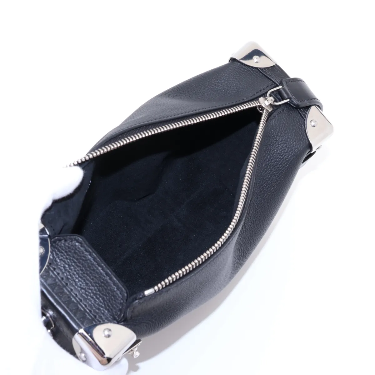 Grain Calf Leather Side Trunk MM M25160 Black (RFID detected) — view 7