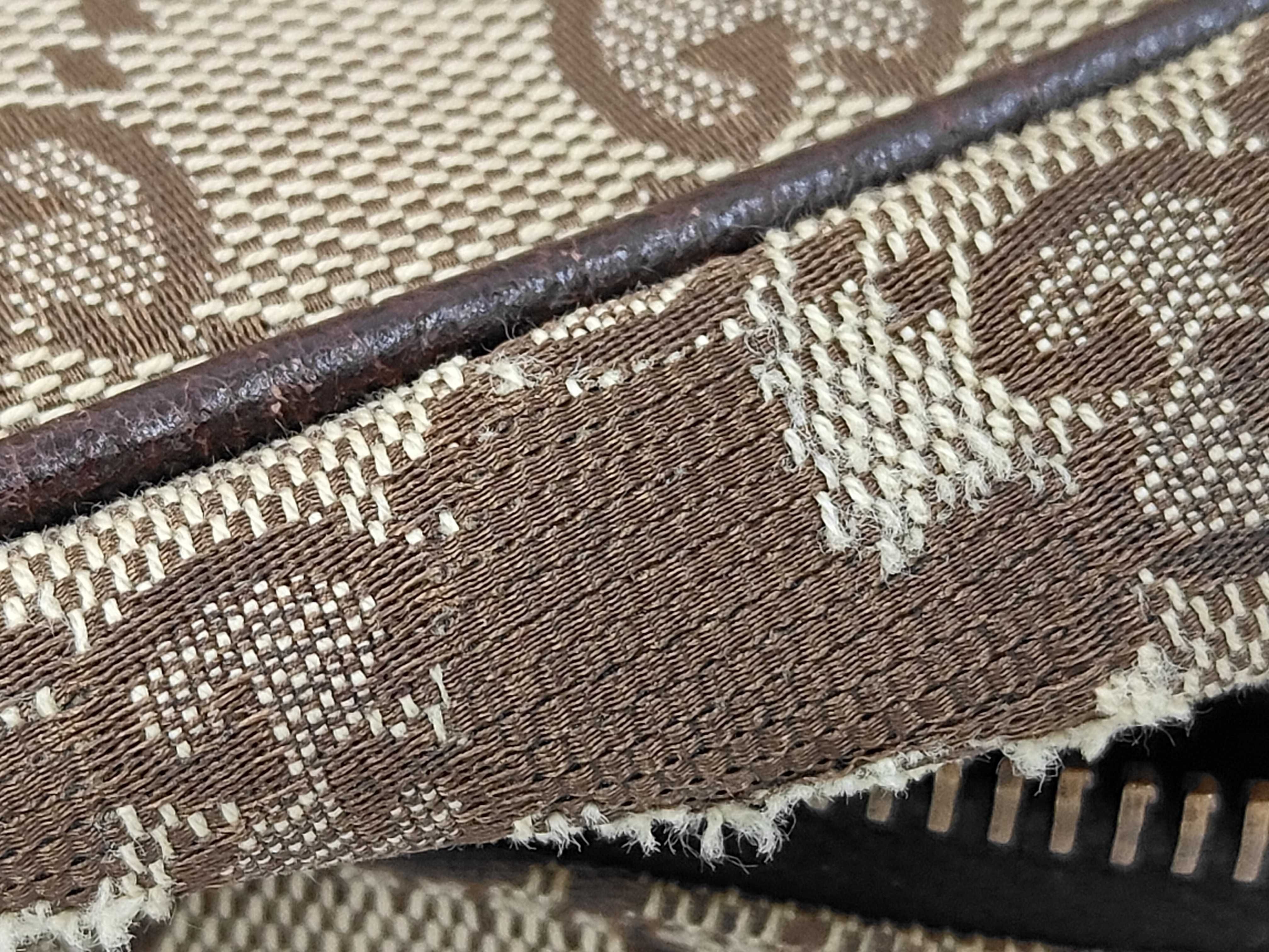 GG Canvas 122759 Shoulder Bag — view 11