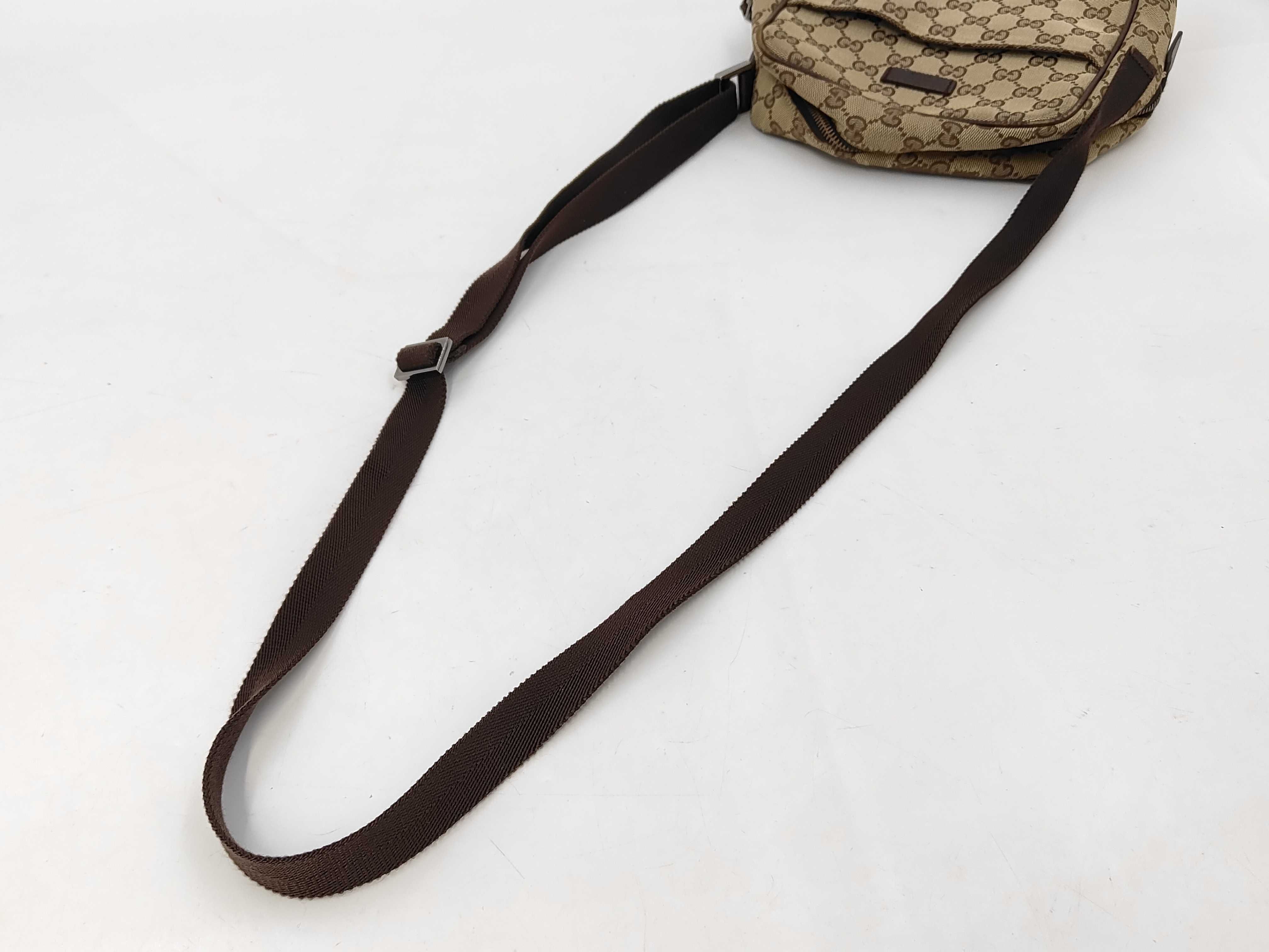 GG Canvas 122759 Shoulder Bag — view 3