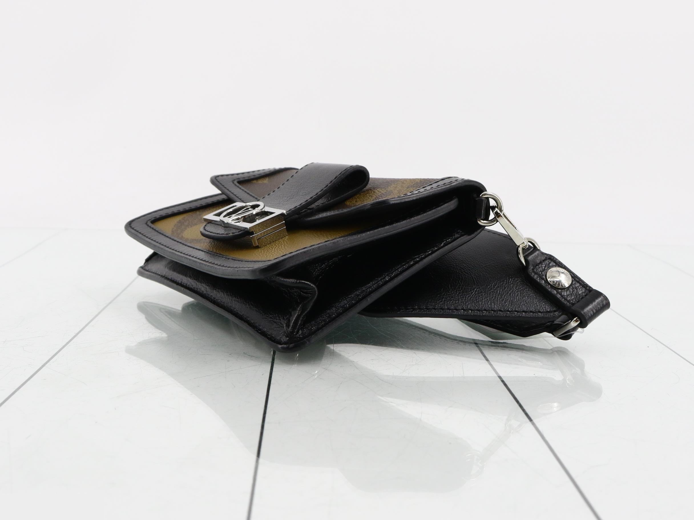 Monogram Giant Reverse Bumbag Dauphine M67696 — view 6
