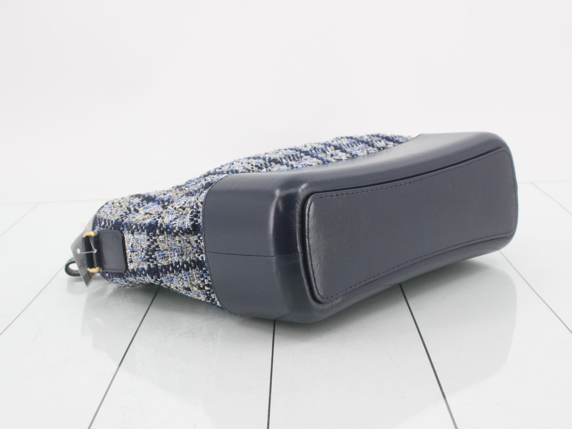 Tweed Gabrielle de Tweed Shoulder Bag, Item No. 27 — view 5