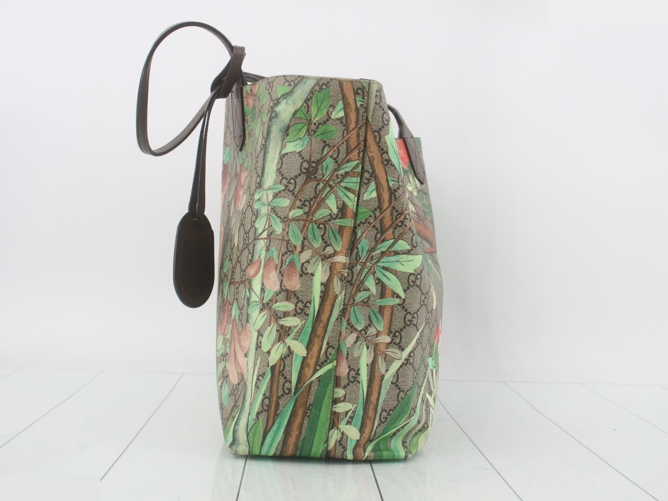 GG Supreme Floral Reversible Tote Bag — view 3