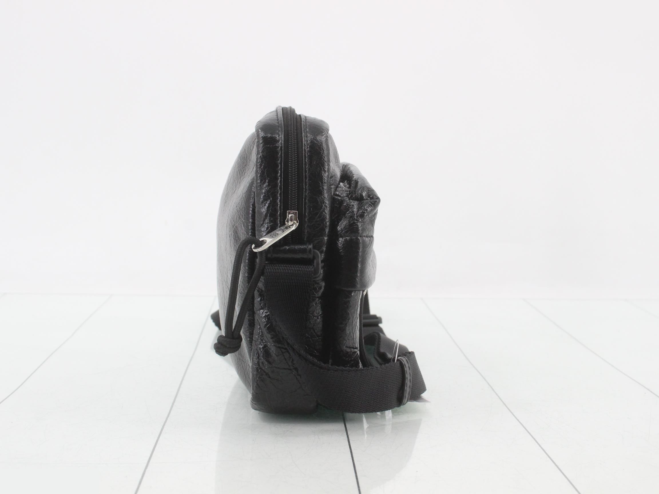 Explorer Shoulder Bag, Black — view 4