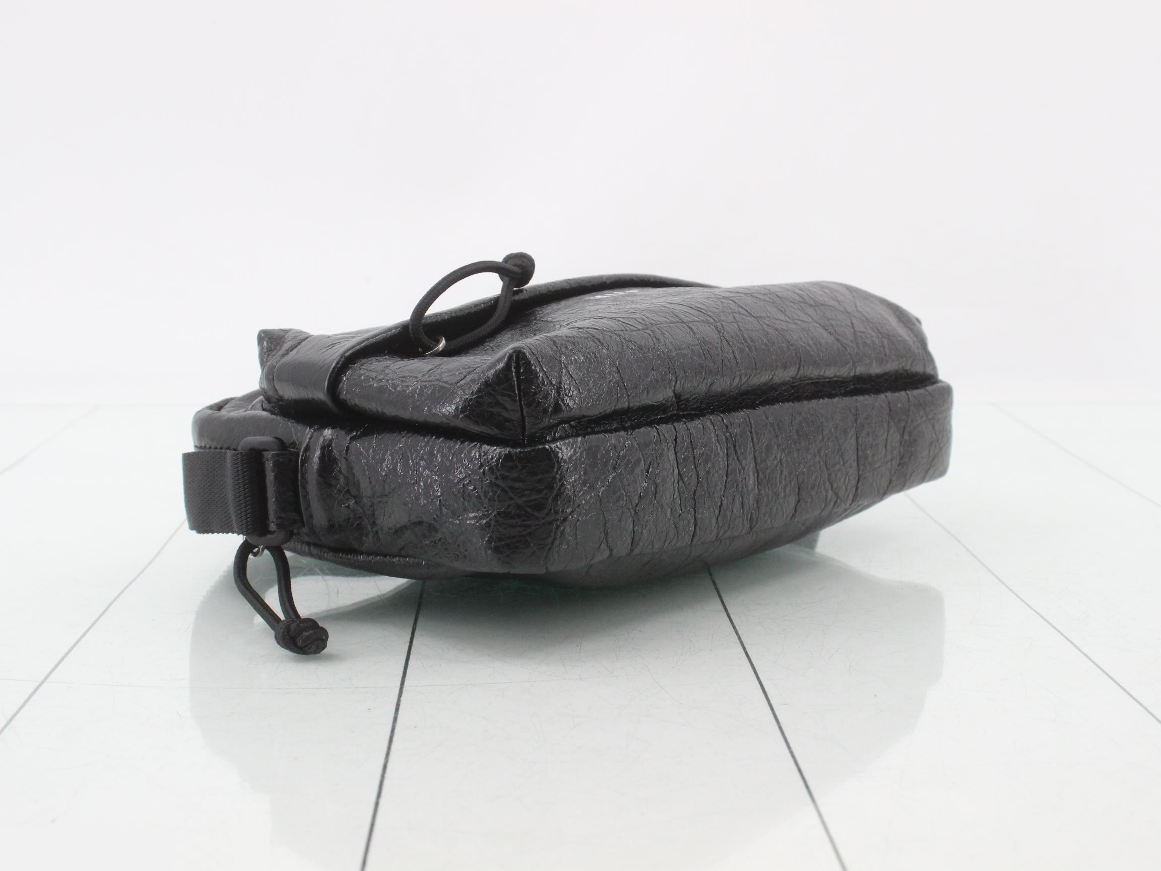 Explorer Shoulder Bag, Black — view 5