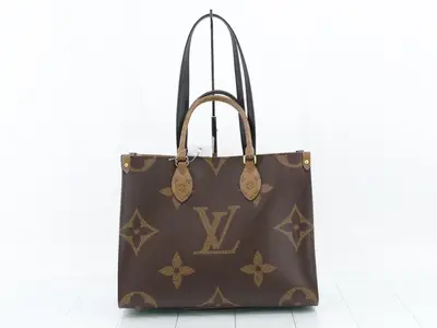 Monogram Giant Reverse OnTheGo MM 2-Way Tote Bag