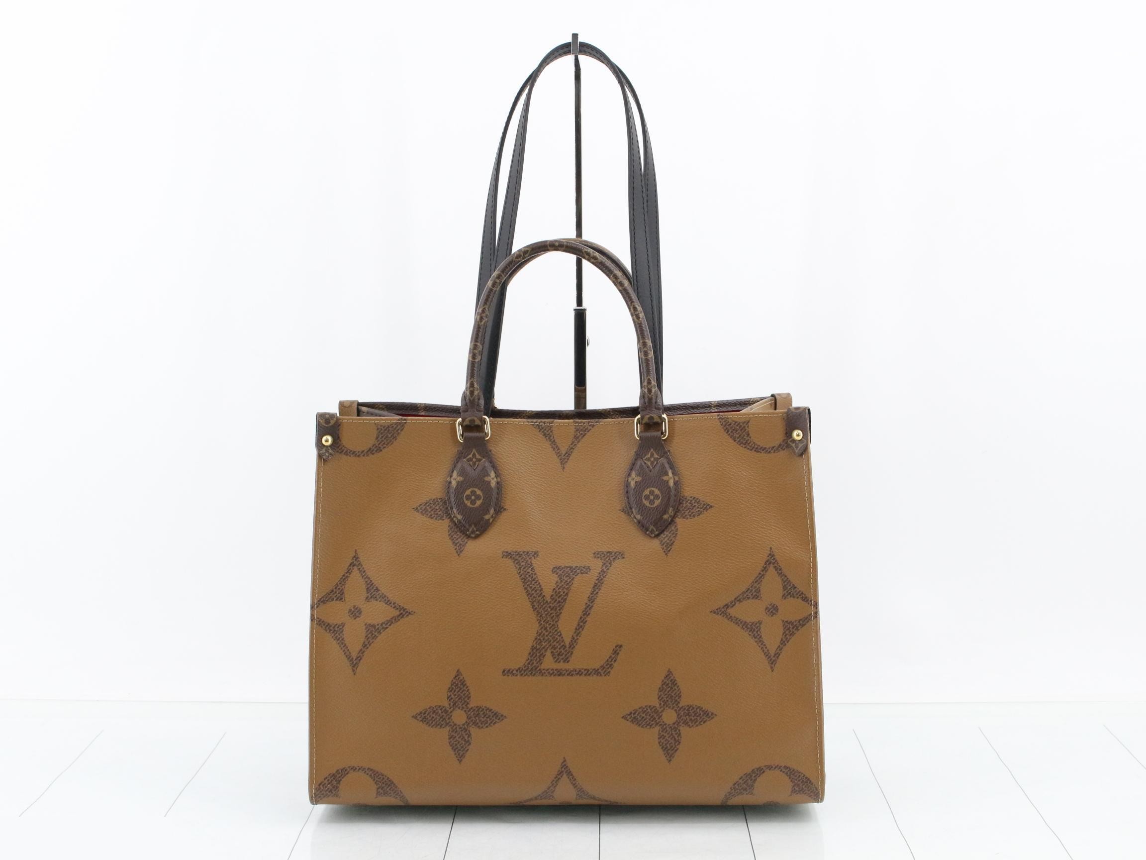 Monogram Giant Reverse OnTheGo MM 2-Way Tote Bag — view 2
