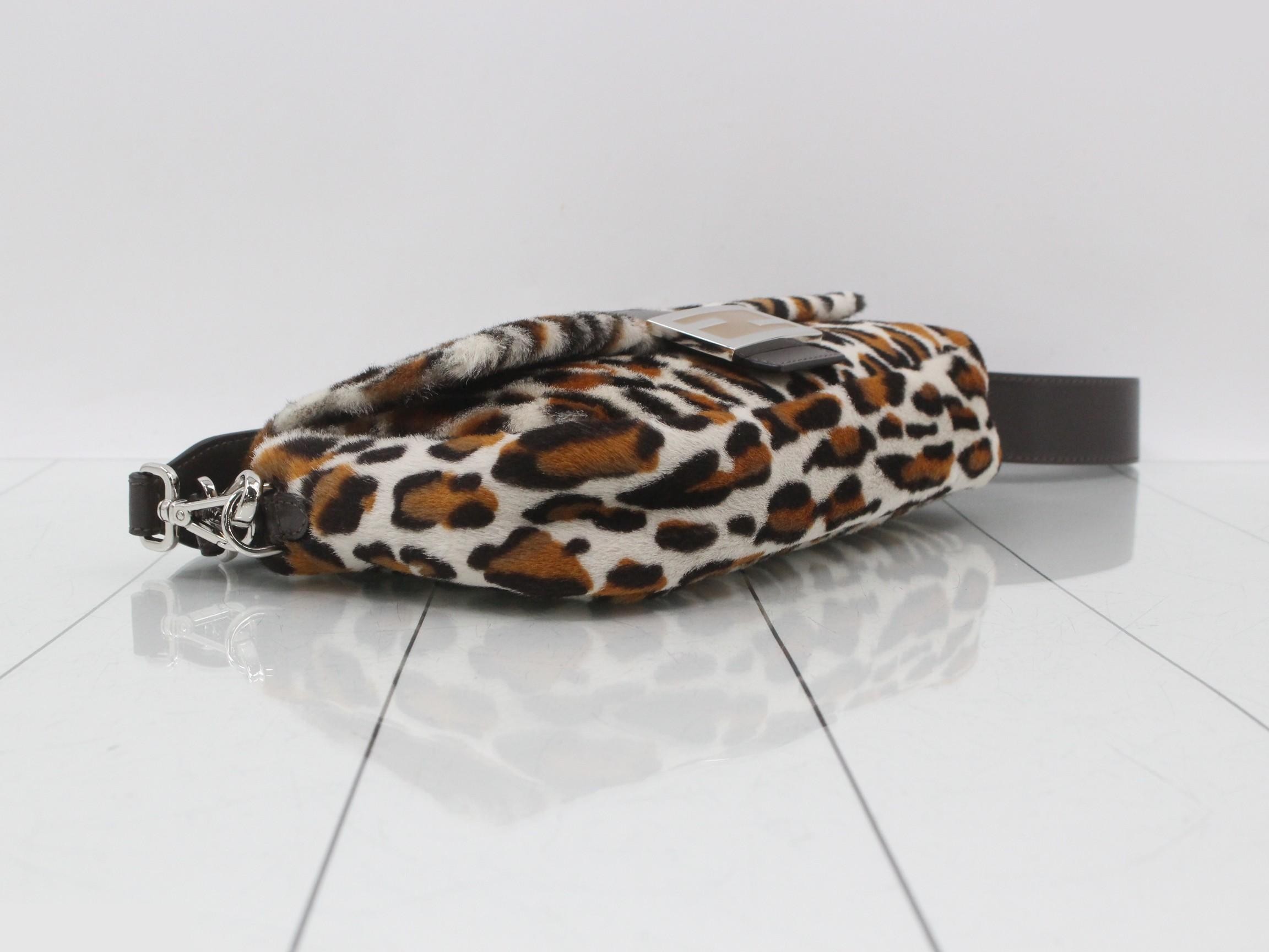Leopard print baguette 2-way shoulder bag, calfskin, brown. — view 5
