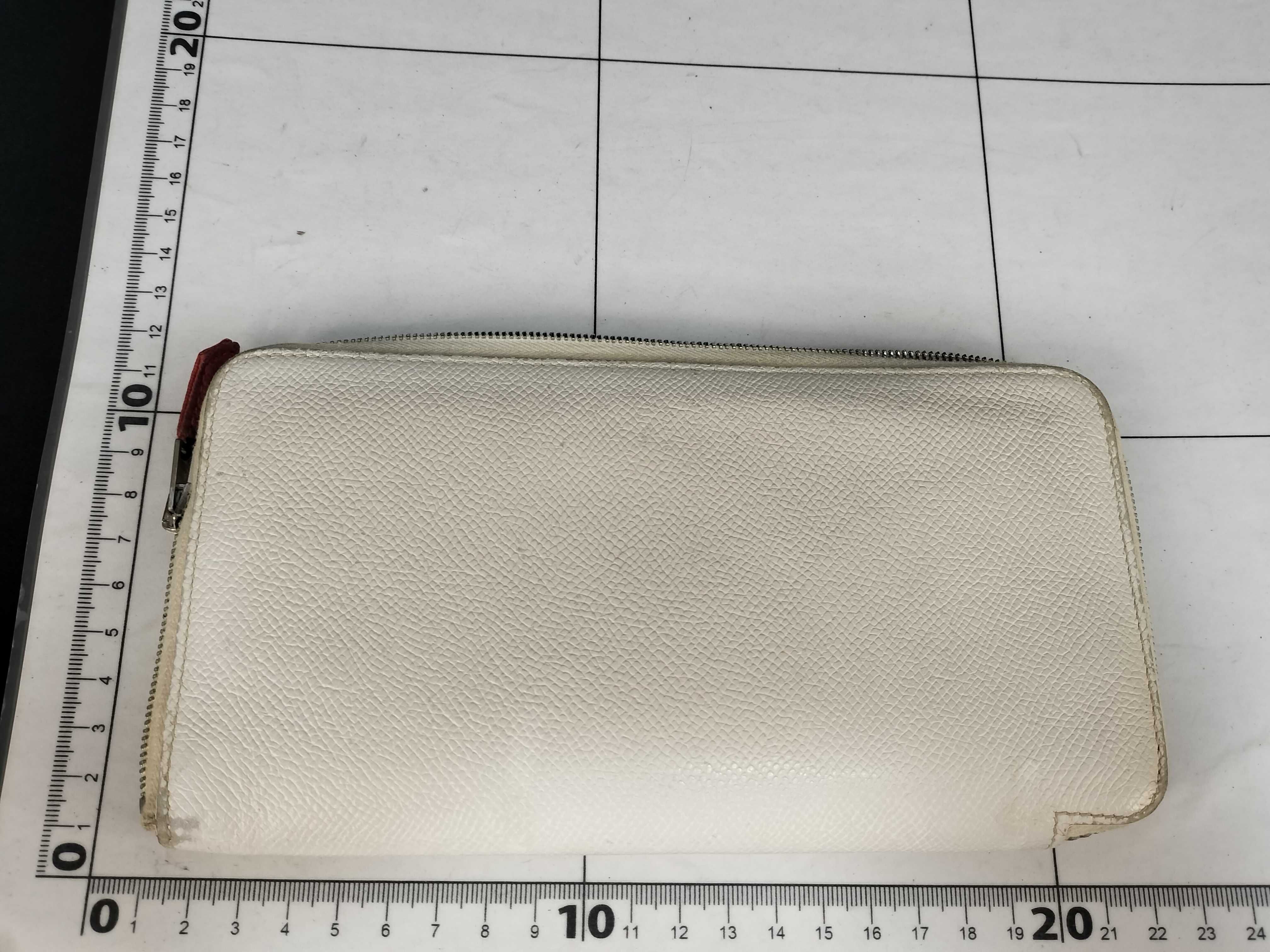 wallet — view 2