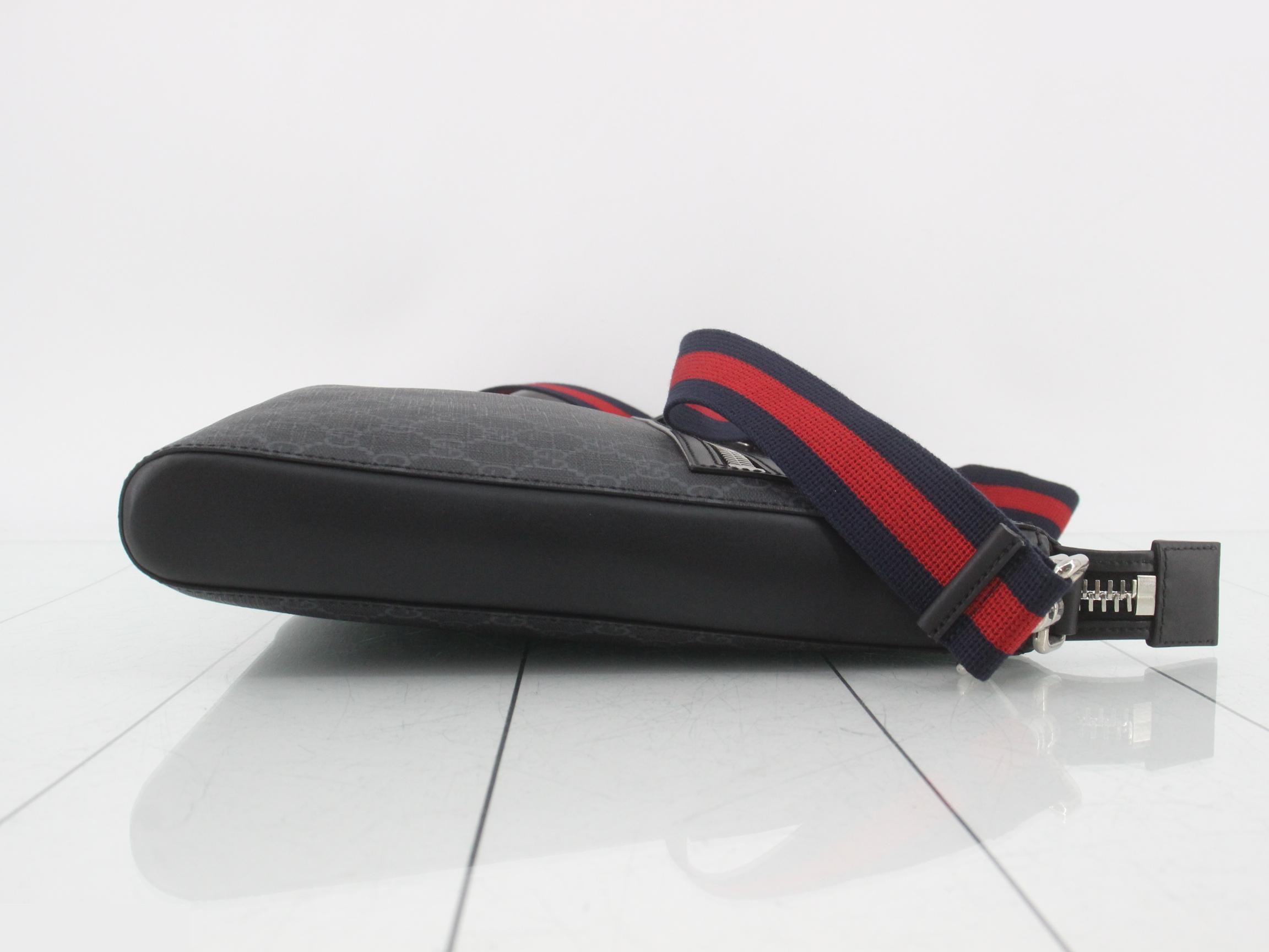 Shoulder bag — view 3