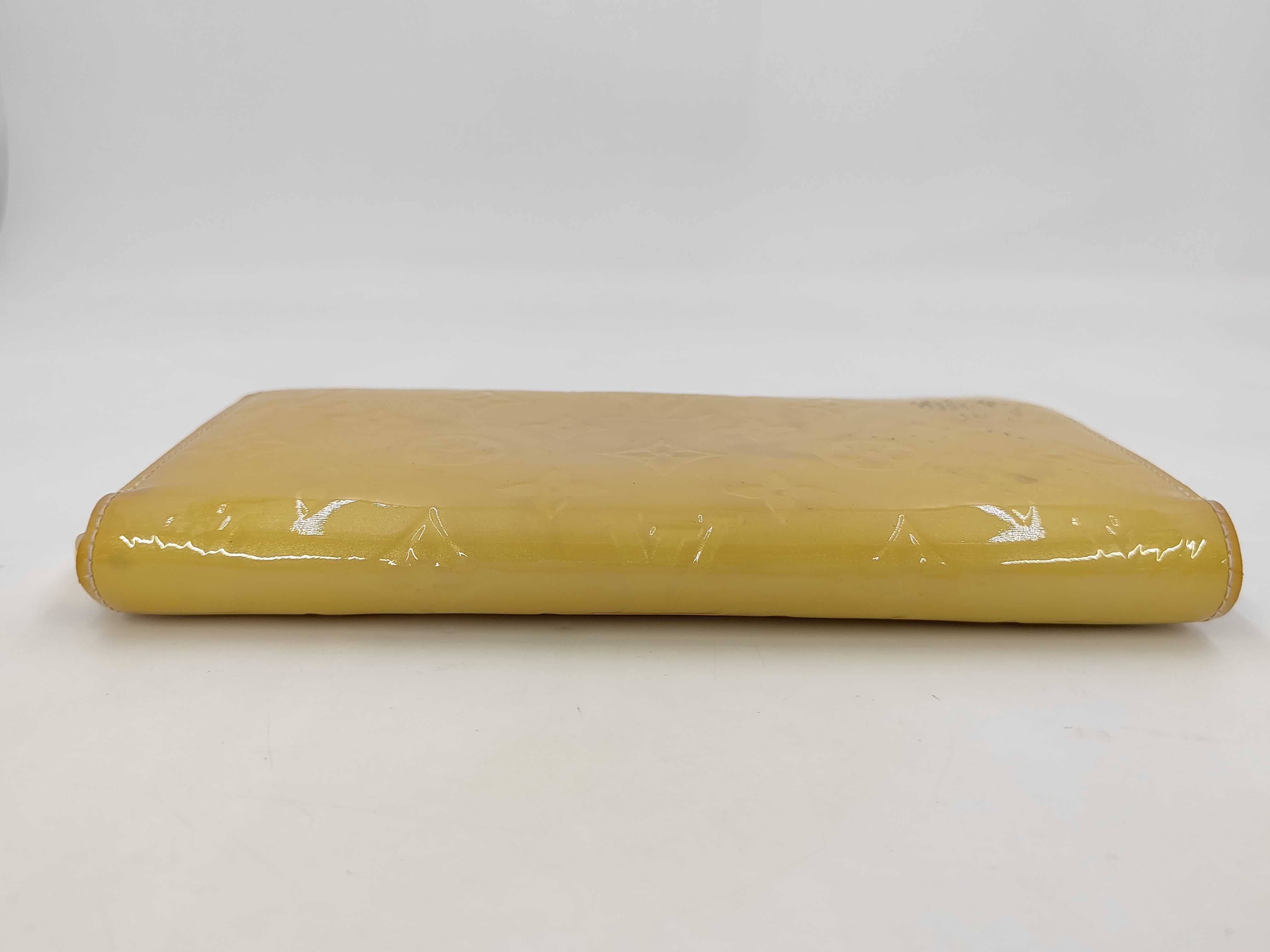 wallet — view 4