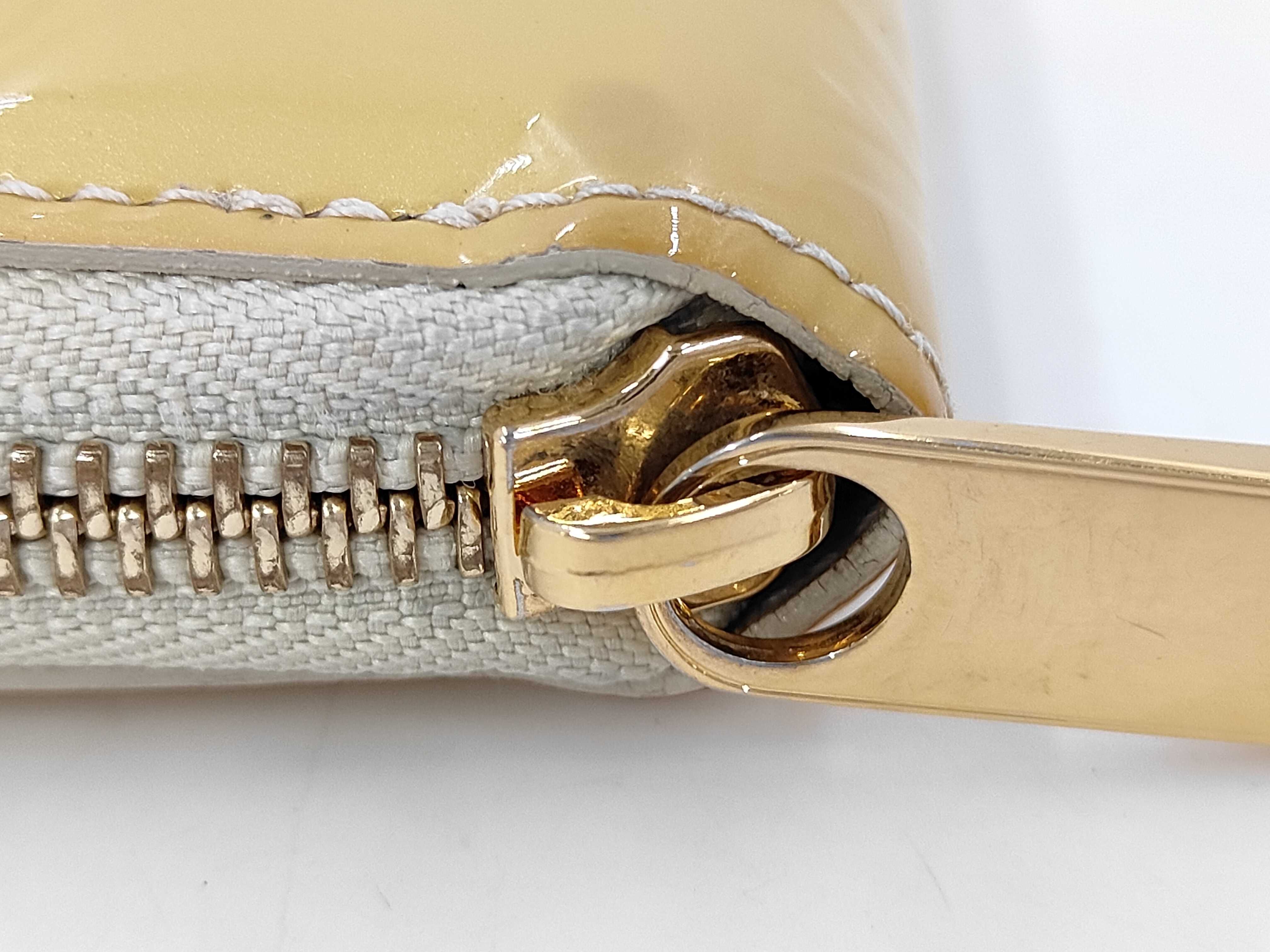 wallet — view 5
