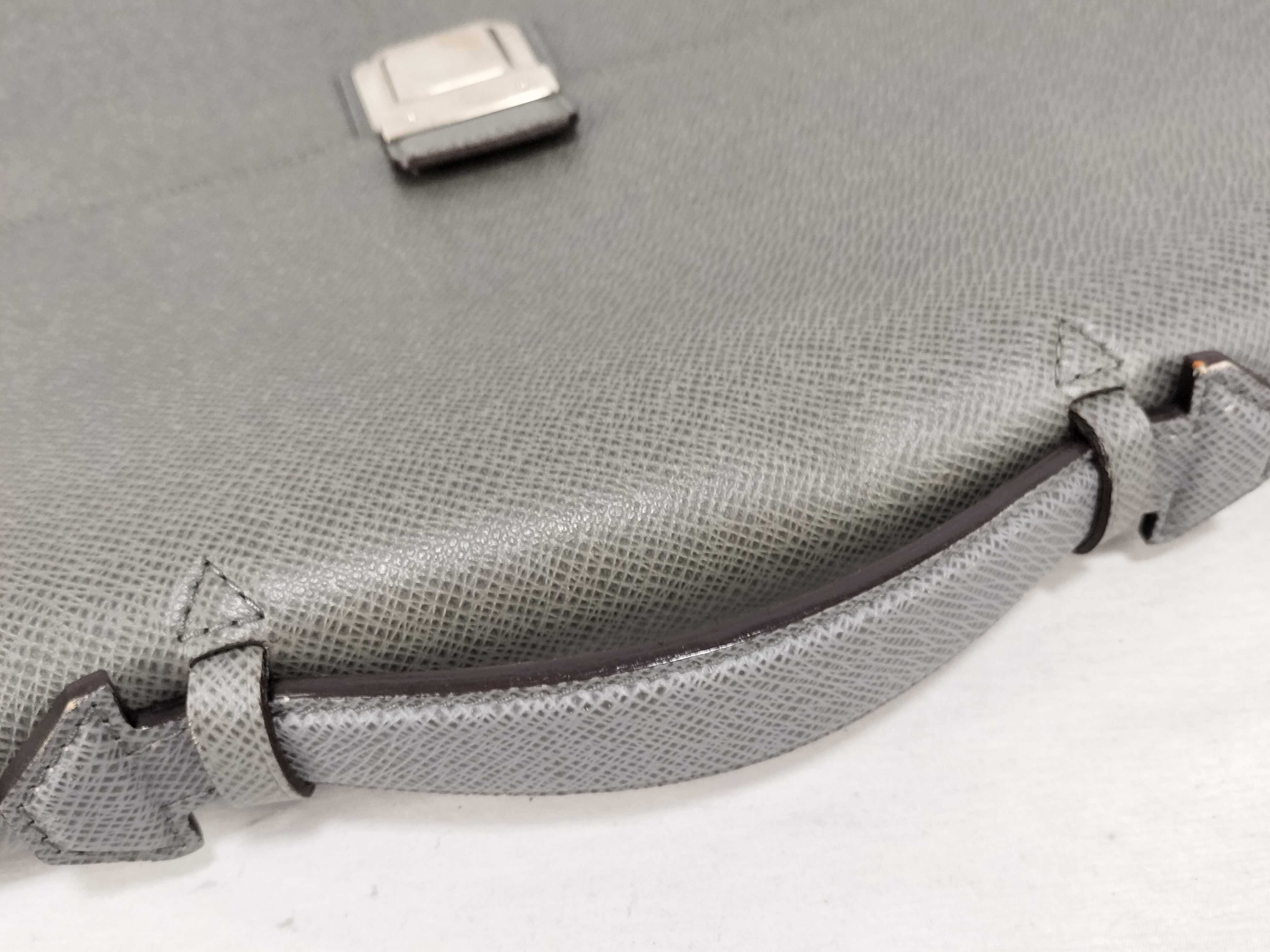 Taiga Vuitton Taiga Vasili PM M32641 RI4191 Business Bag — view 3