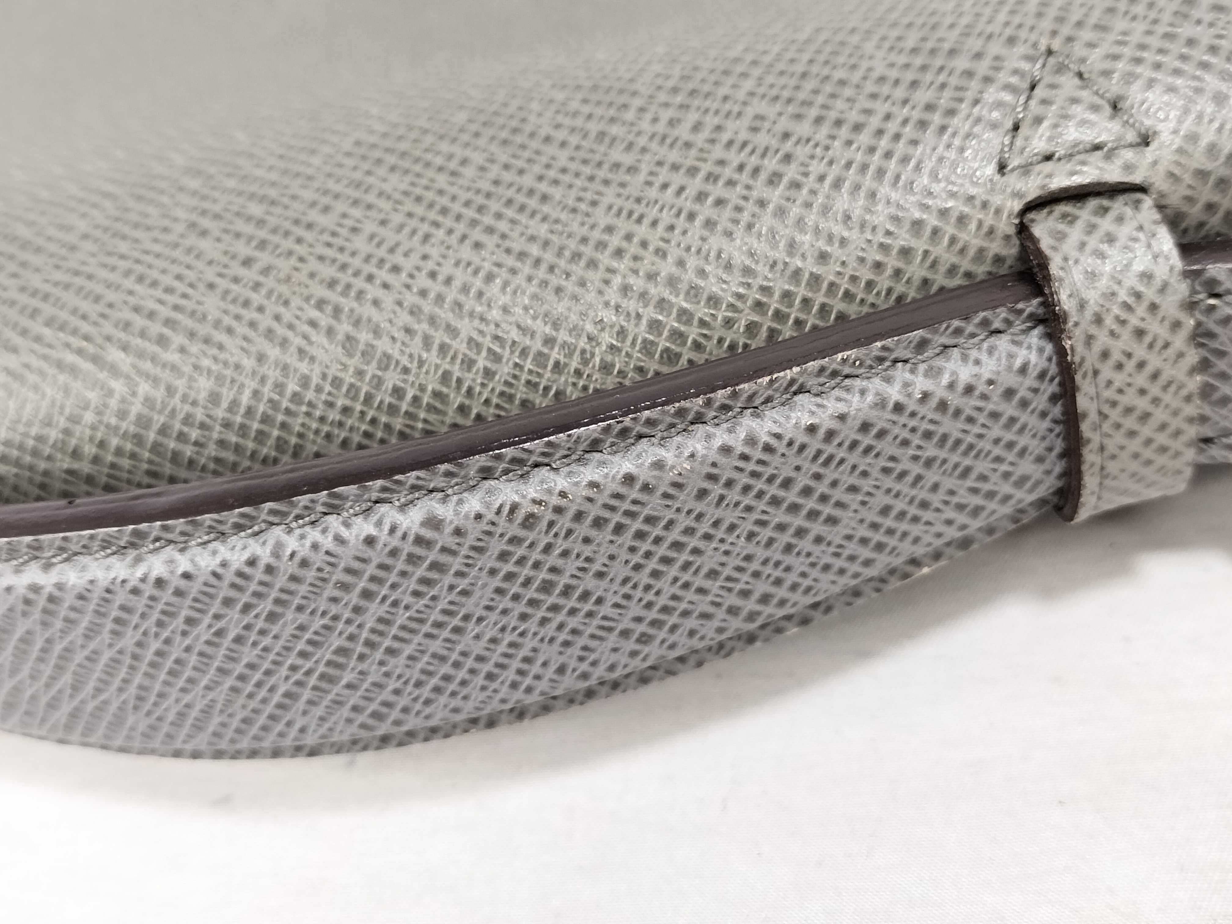 Taiga Vuitton Taiga Vasili PM M32641 RI4191 Business Bag — view 4