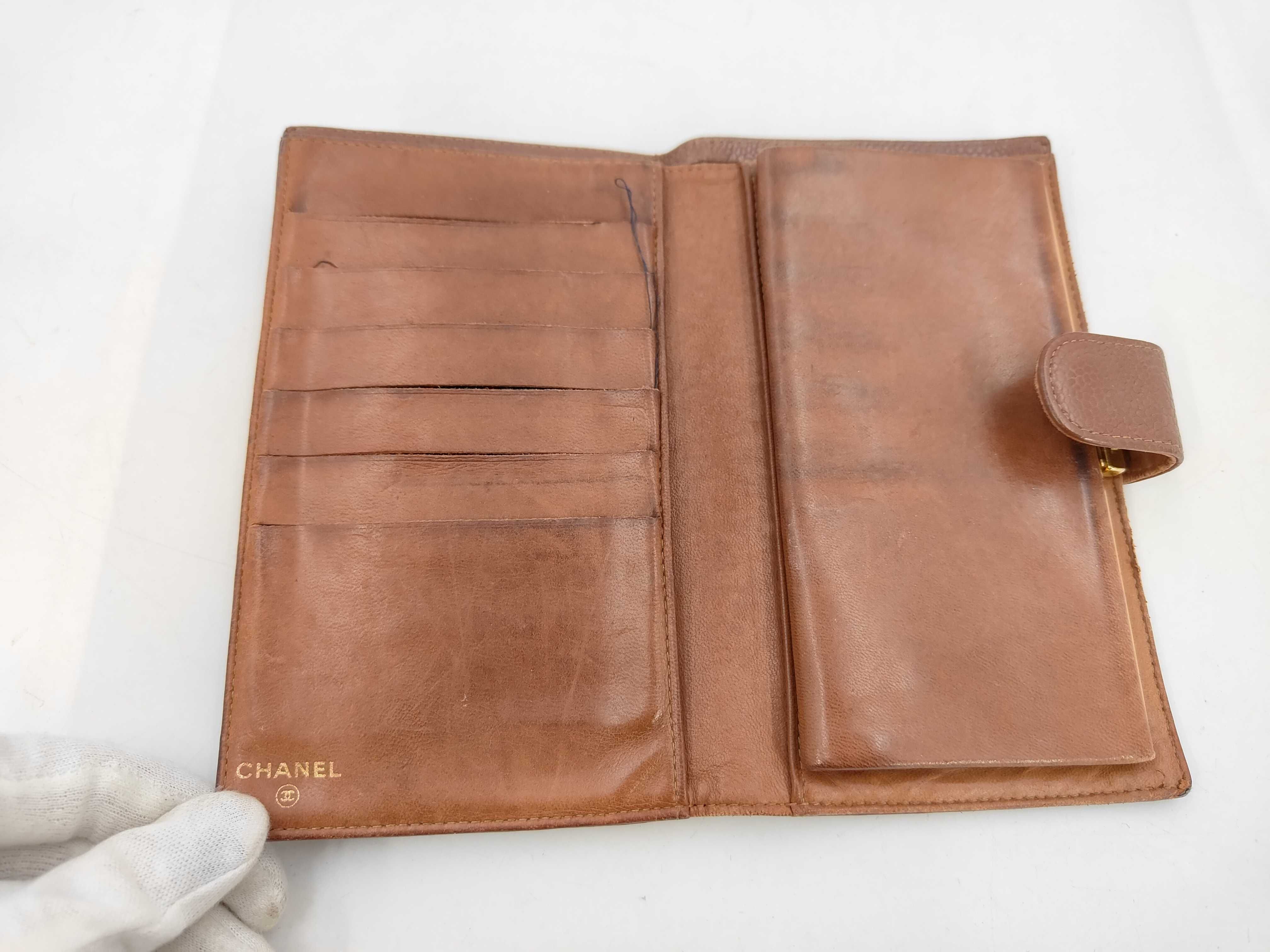 Caviar Skin Coco Mark Clasp Wallet Brown Color Series 7 Folding Wallet 7104614 — view 3